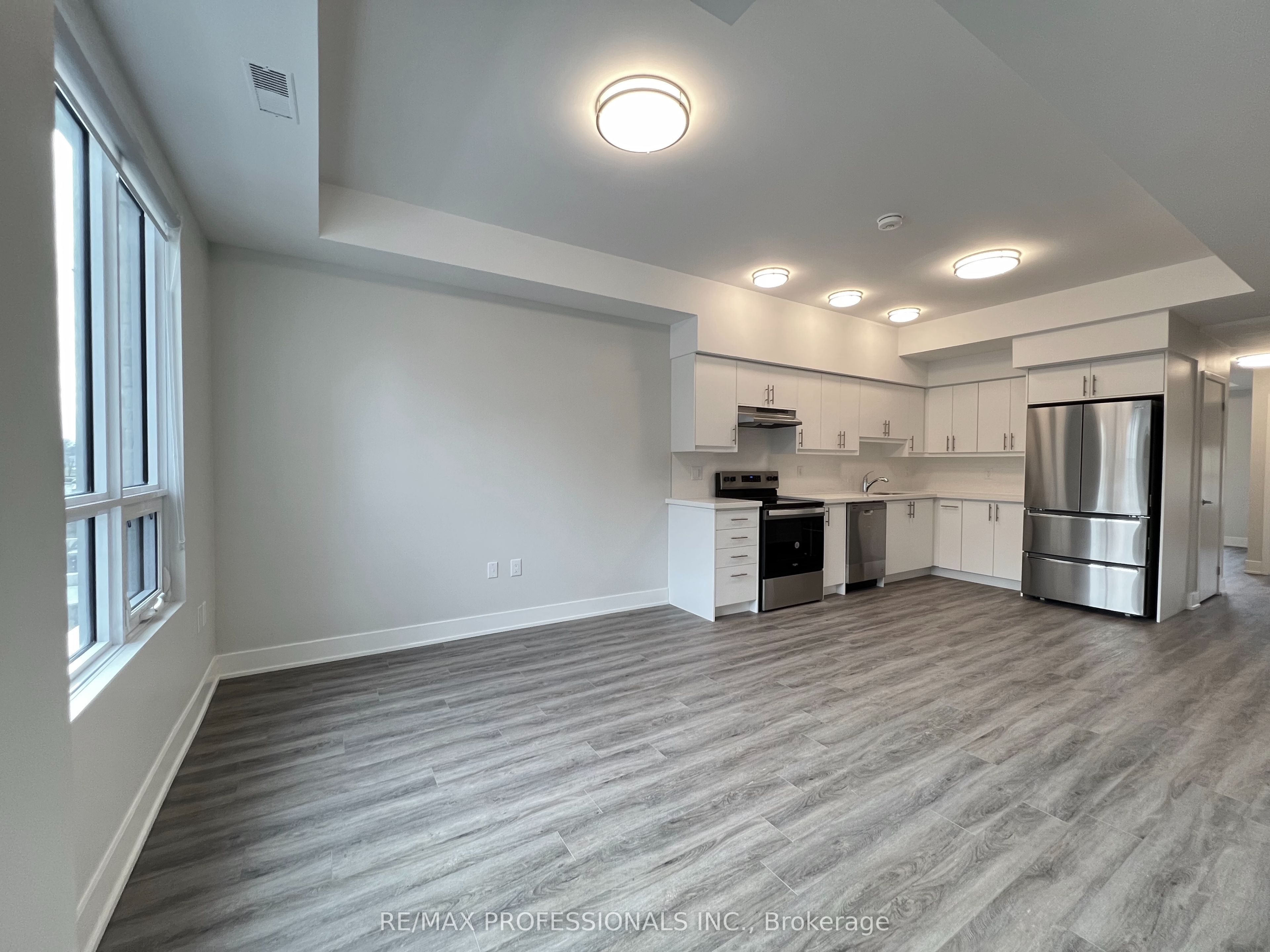 #131 - 62 Dixfield Drive Property Photo 2