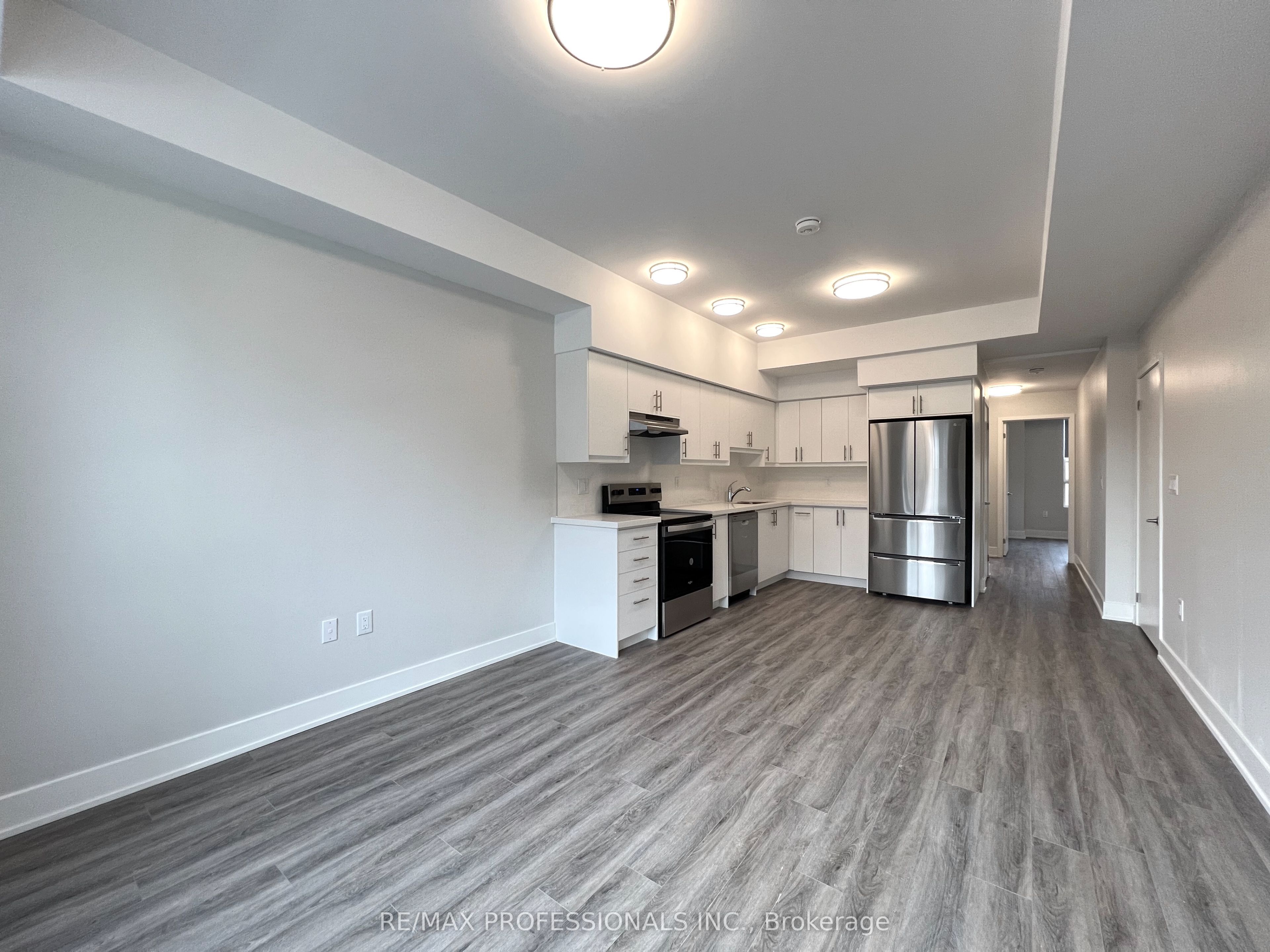 #131 - 62 Dixfield Drive Property Photo 3