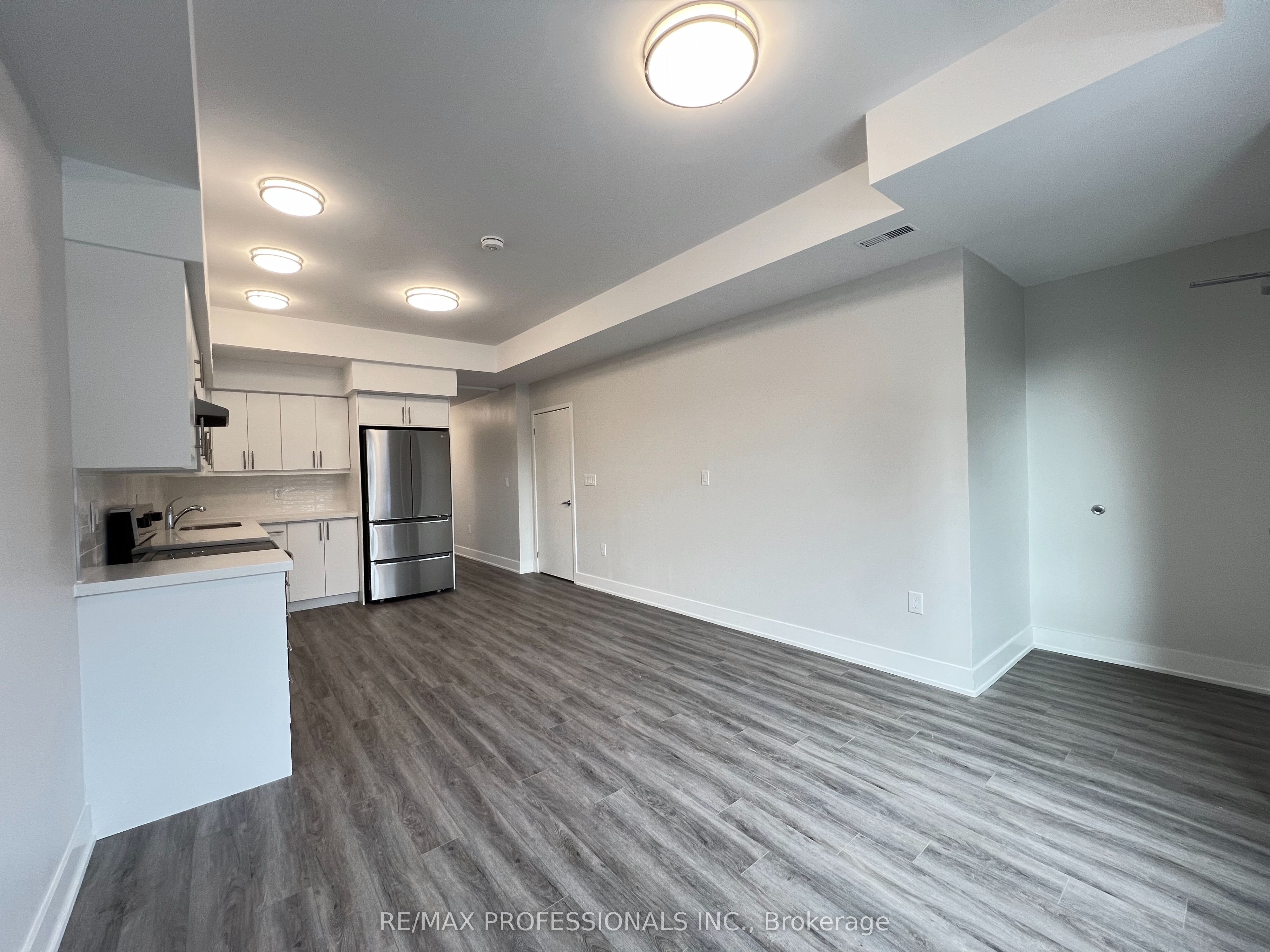 #131 - 62 Dixfield Drive Property Photo 4