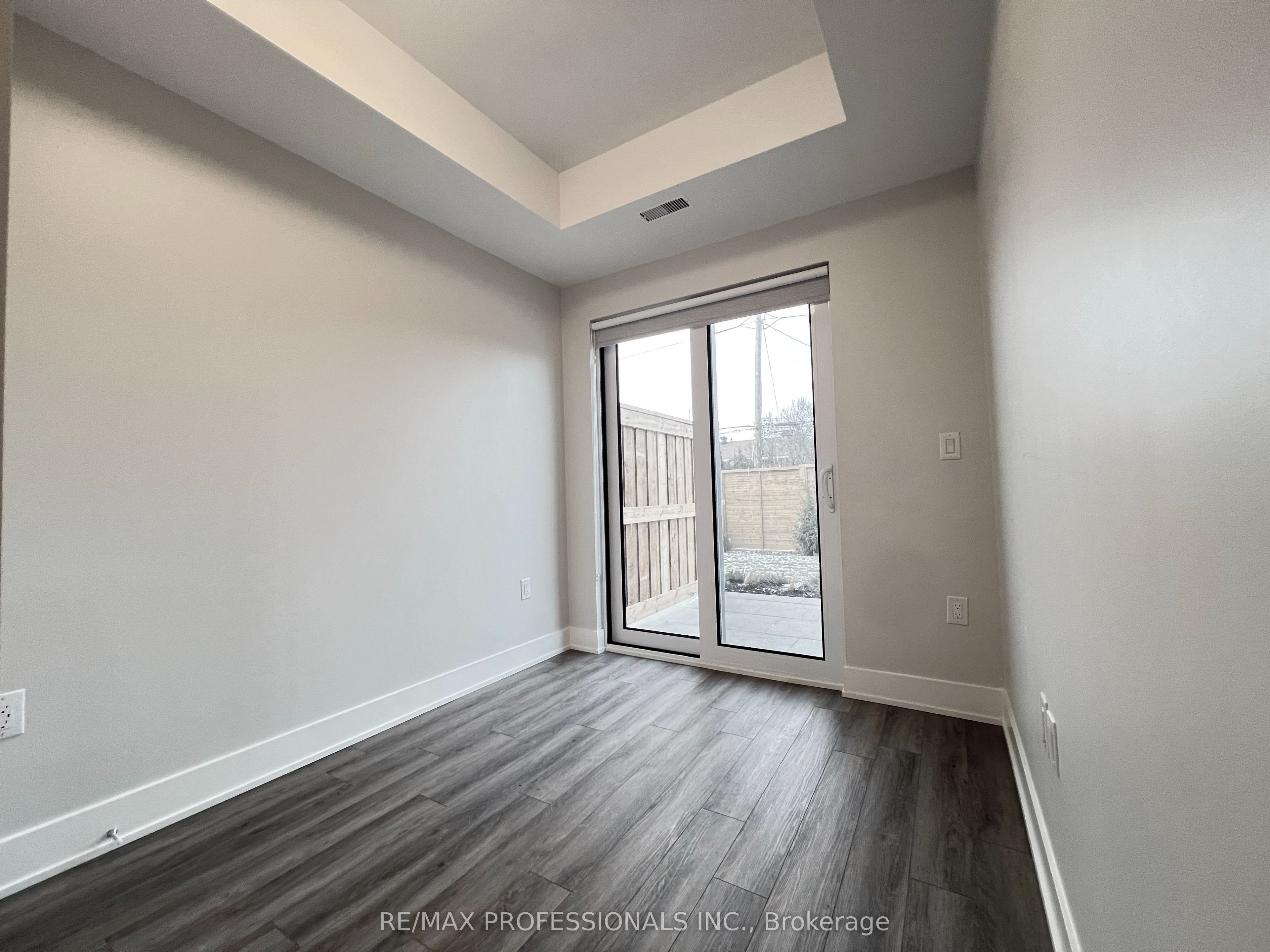 #131 - 62 Dixfield Drive Property Photo 9