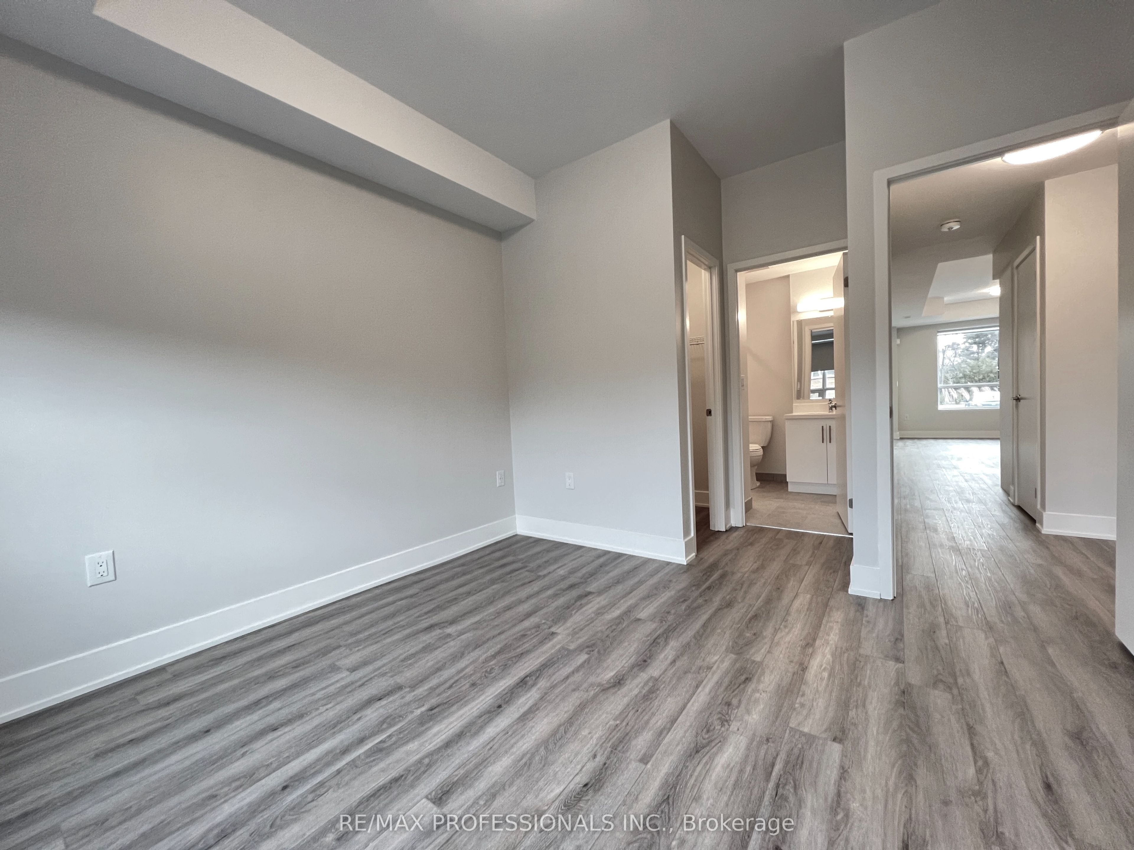 #131 - 62 Dixfield Drive Property Photo 12