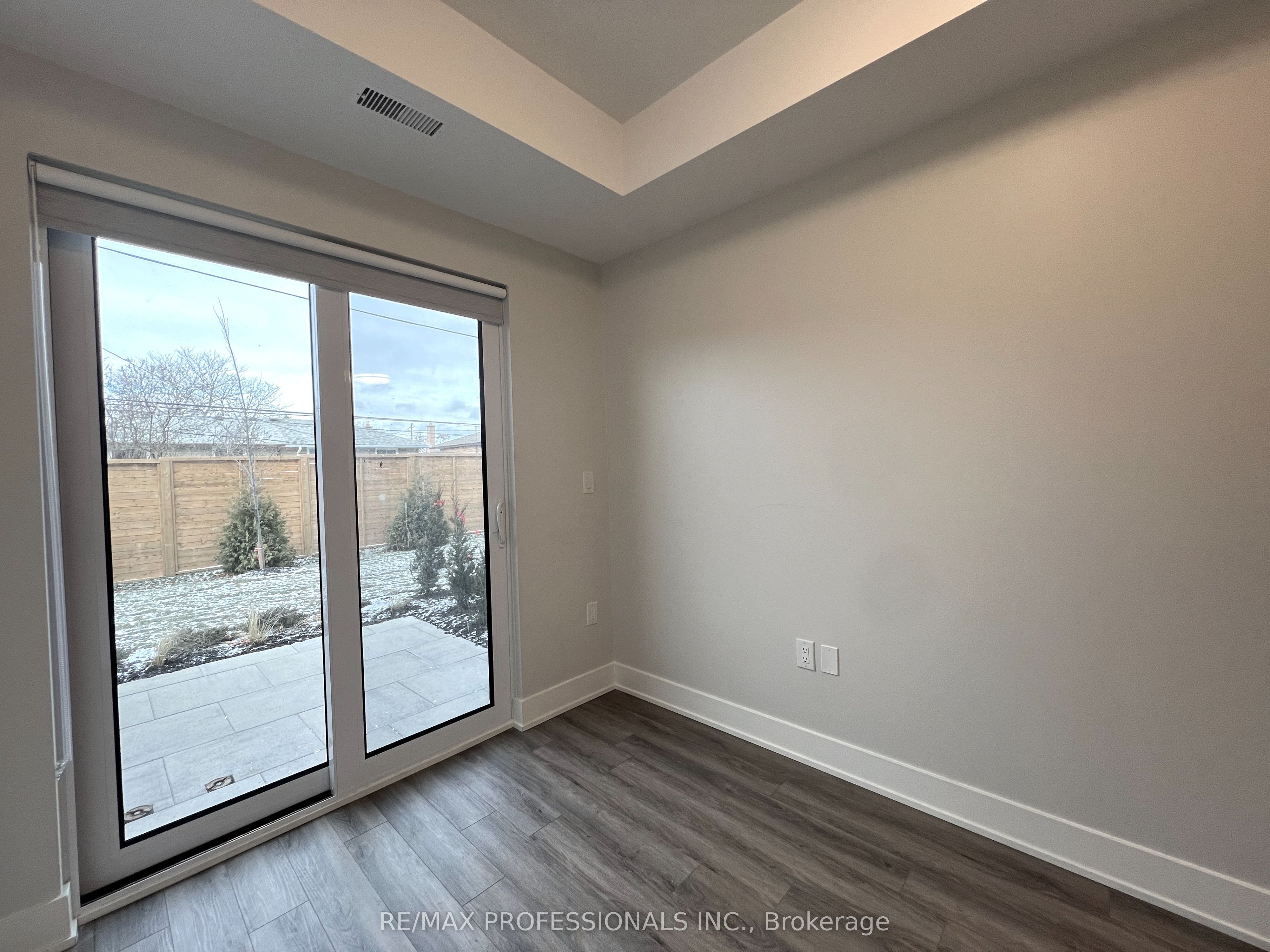 #131 - 62 Dixfield Drive Property Photo 17