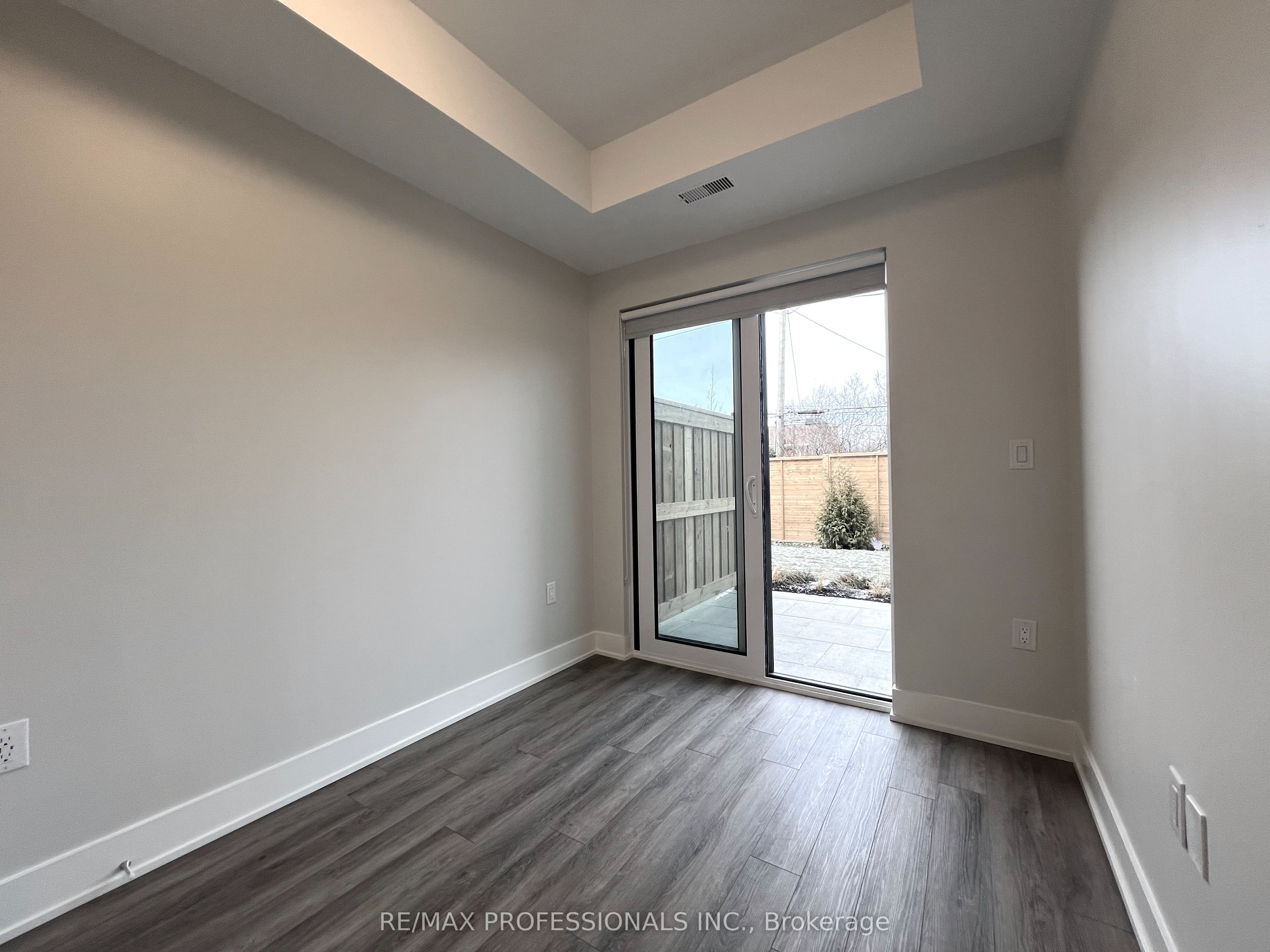 #131 - 62 Dixfield Drive Property Photo 18