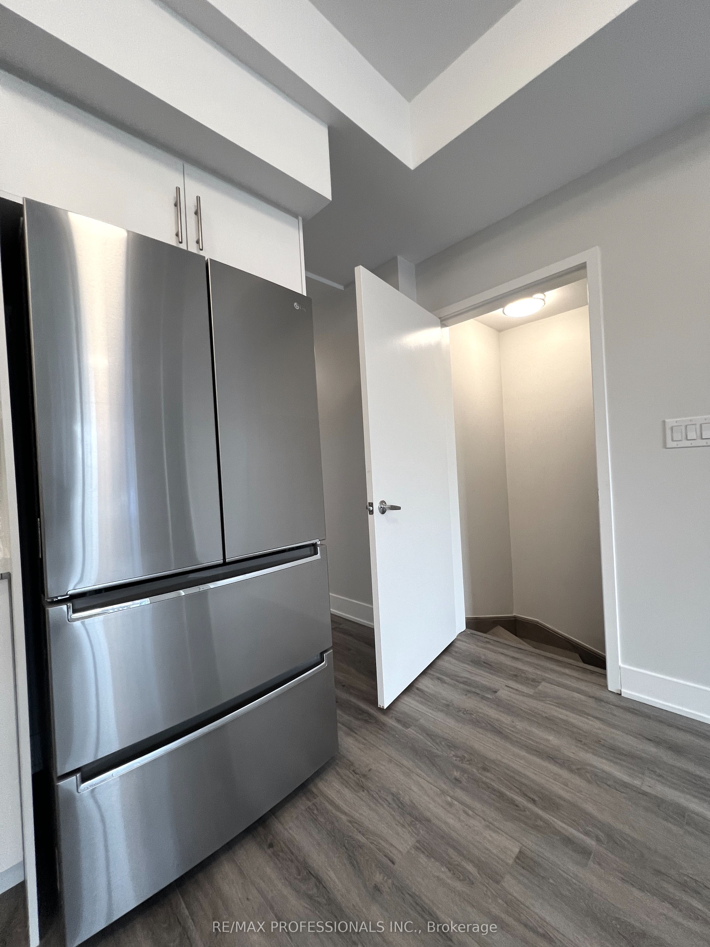 #131 - 62 Dixfield Drive Property Photo 21