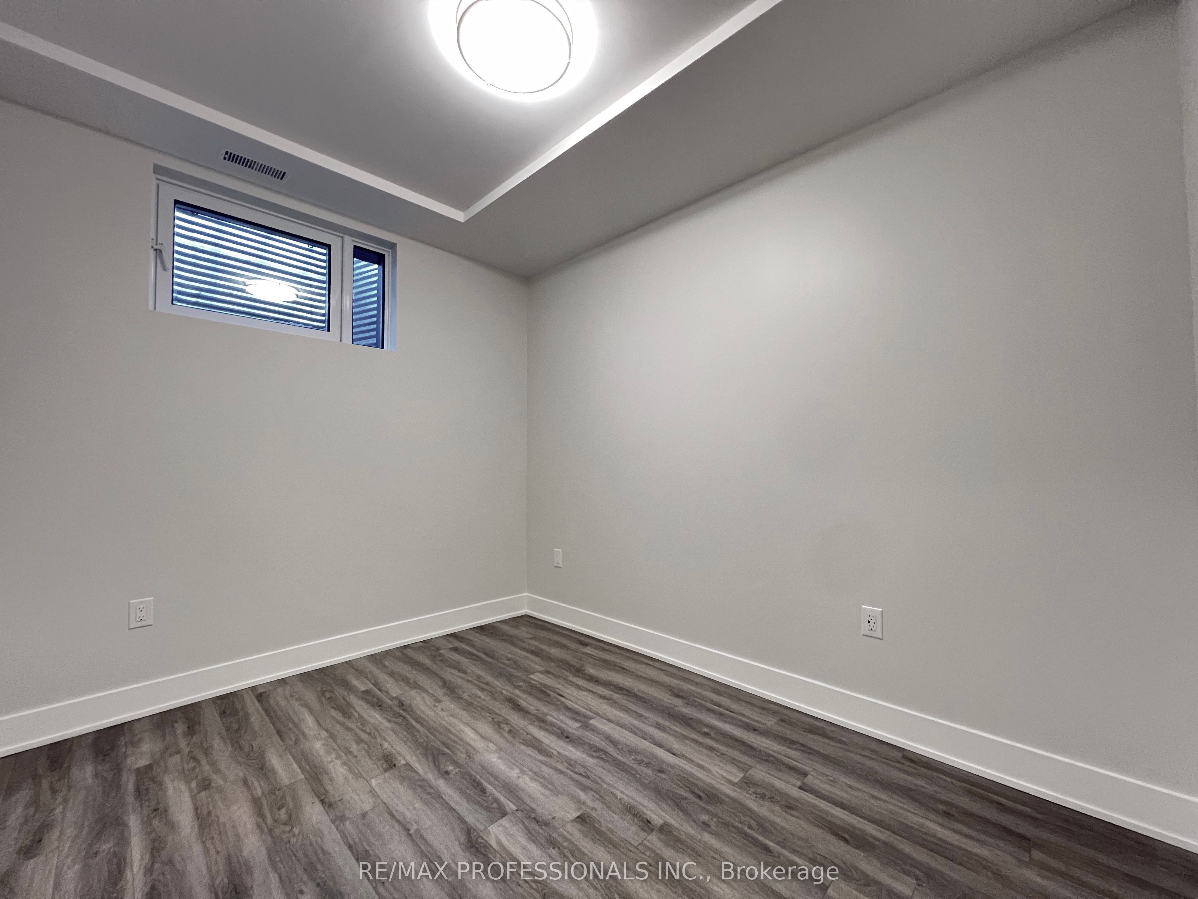 #131 - 62 Dixfield Drive Property Photo 23