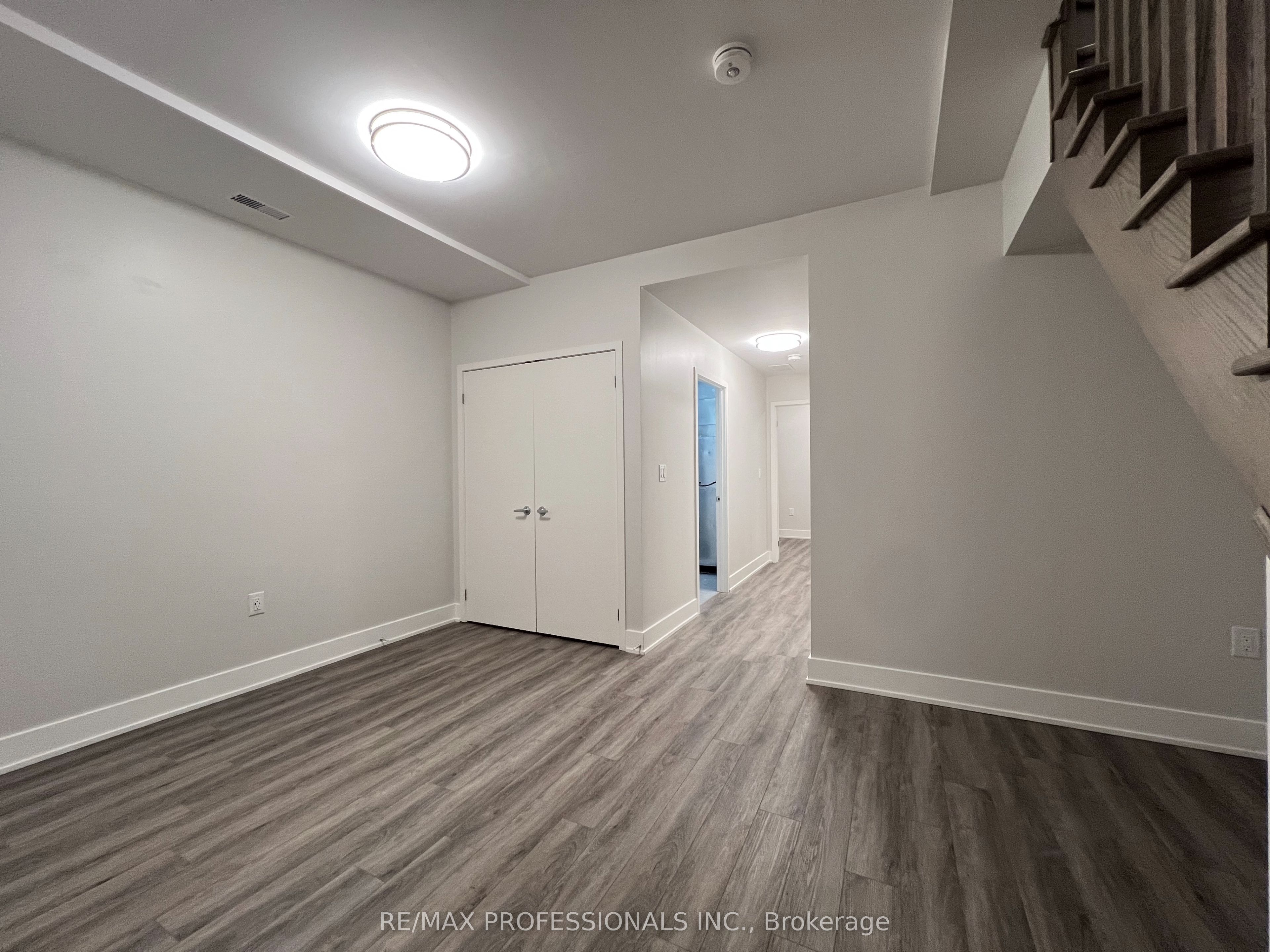 #131 - 62 Dixfield Drive Property Photo 25