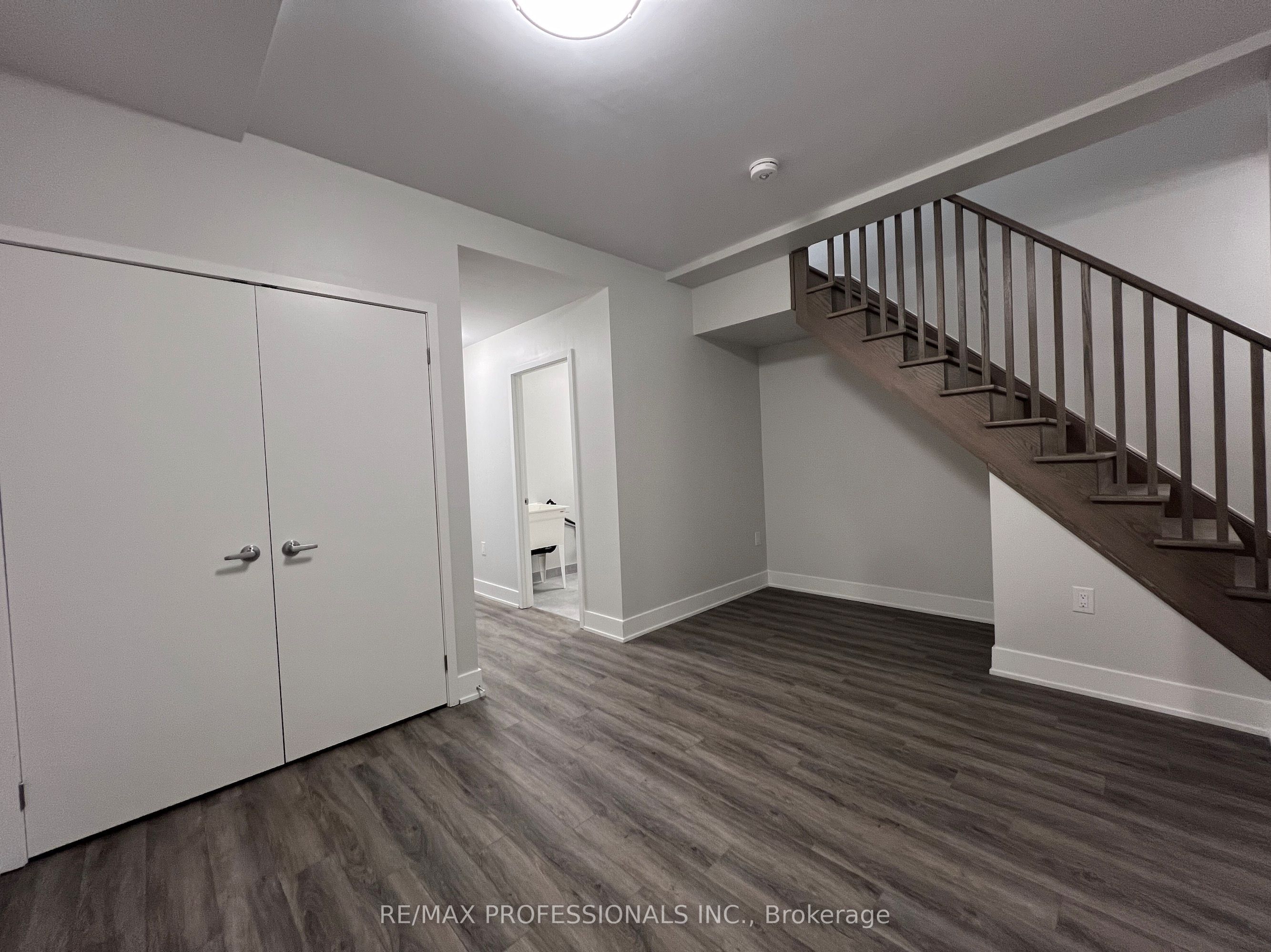 #131 - 62 Dixfield Drive Property Photo 26