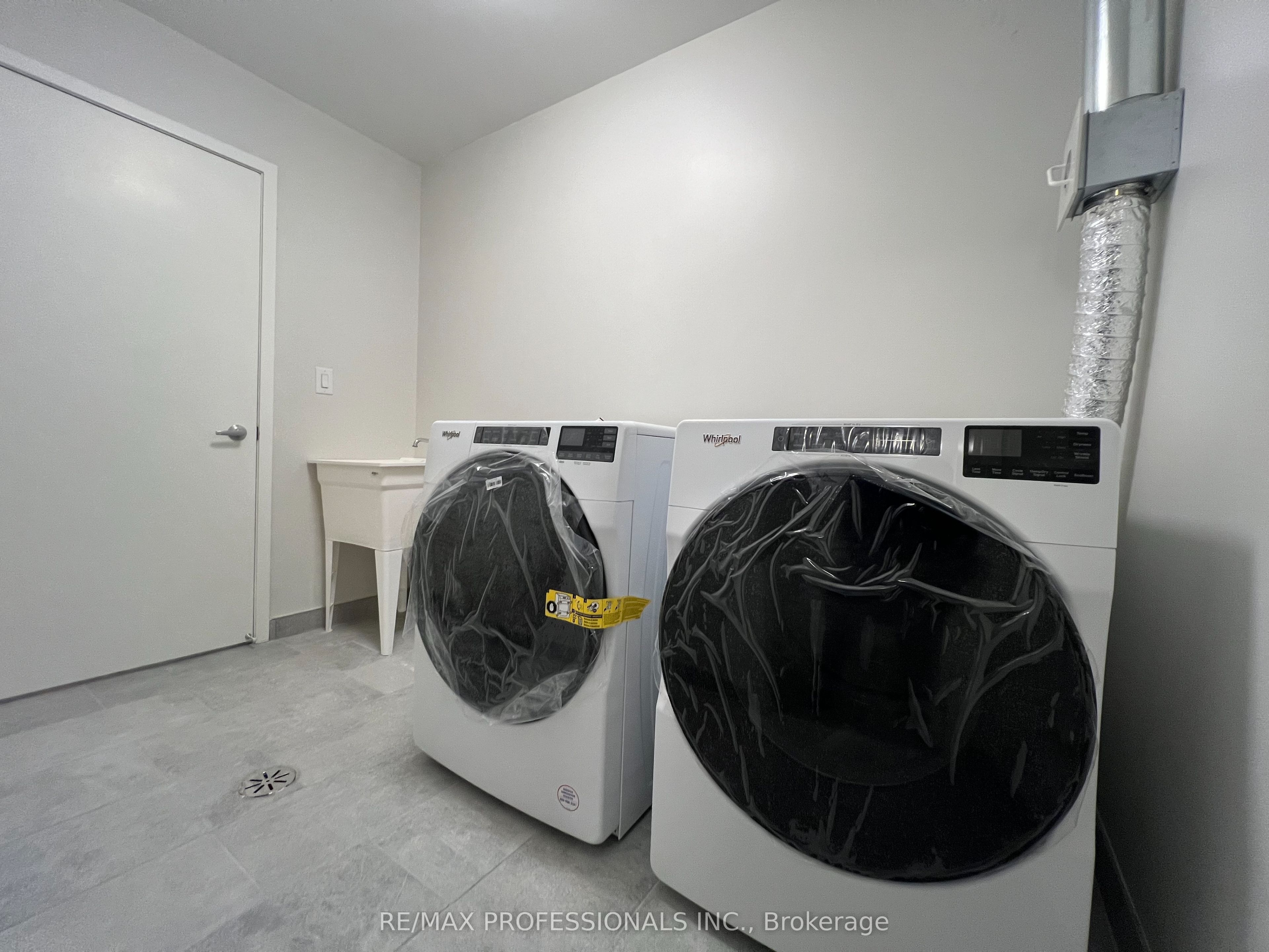 #131 - 62 Dixfield Drive Property Photo 29
