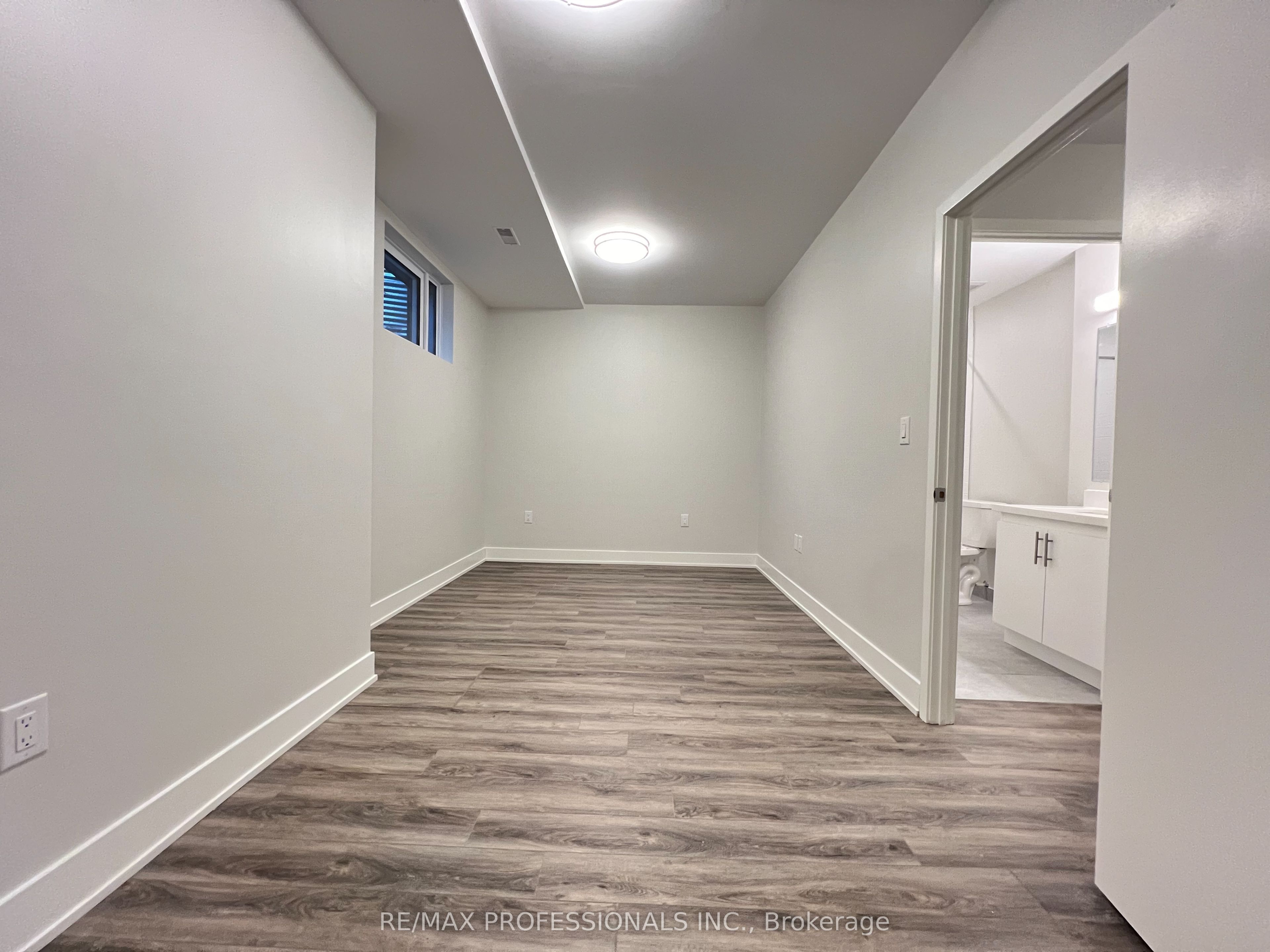 #131 - 62 Dixfield Drive Property Photo 32