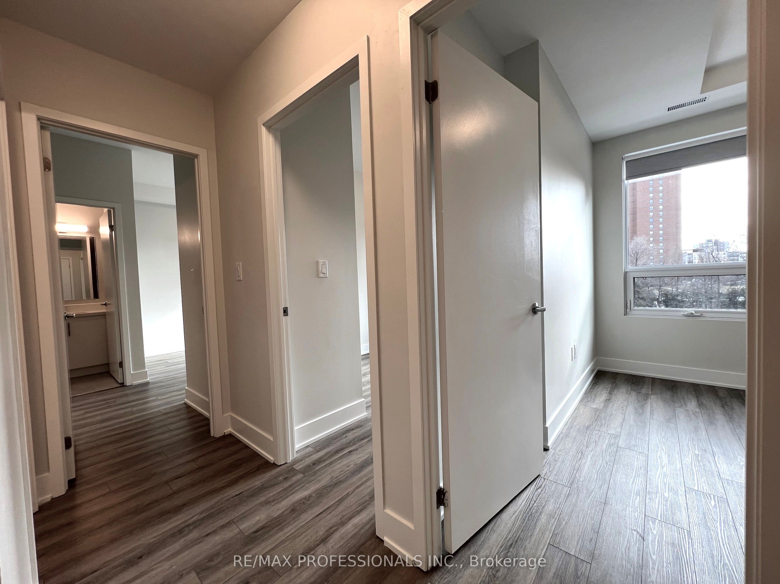 #102 - 62 Dixfield Drive Property Photo 20