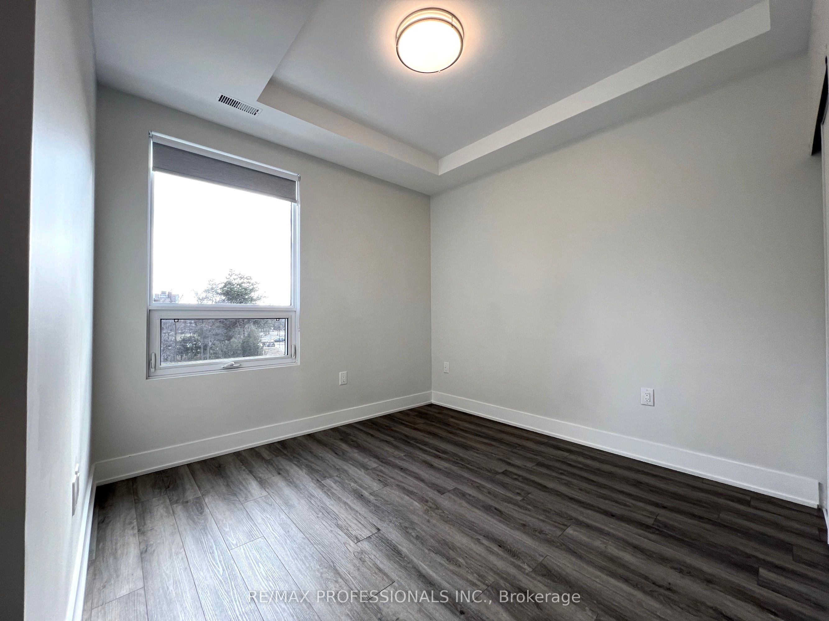 #102 - 62 Dixfield Drive Property Photo 21