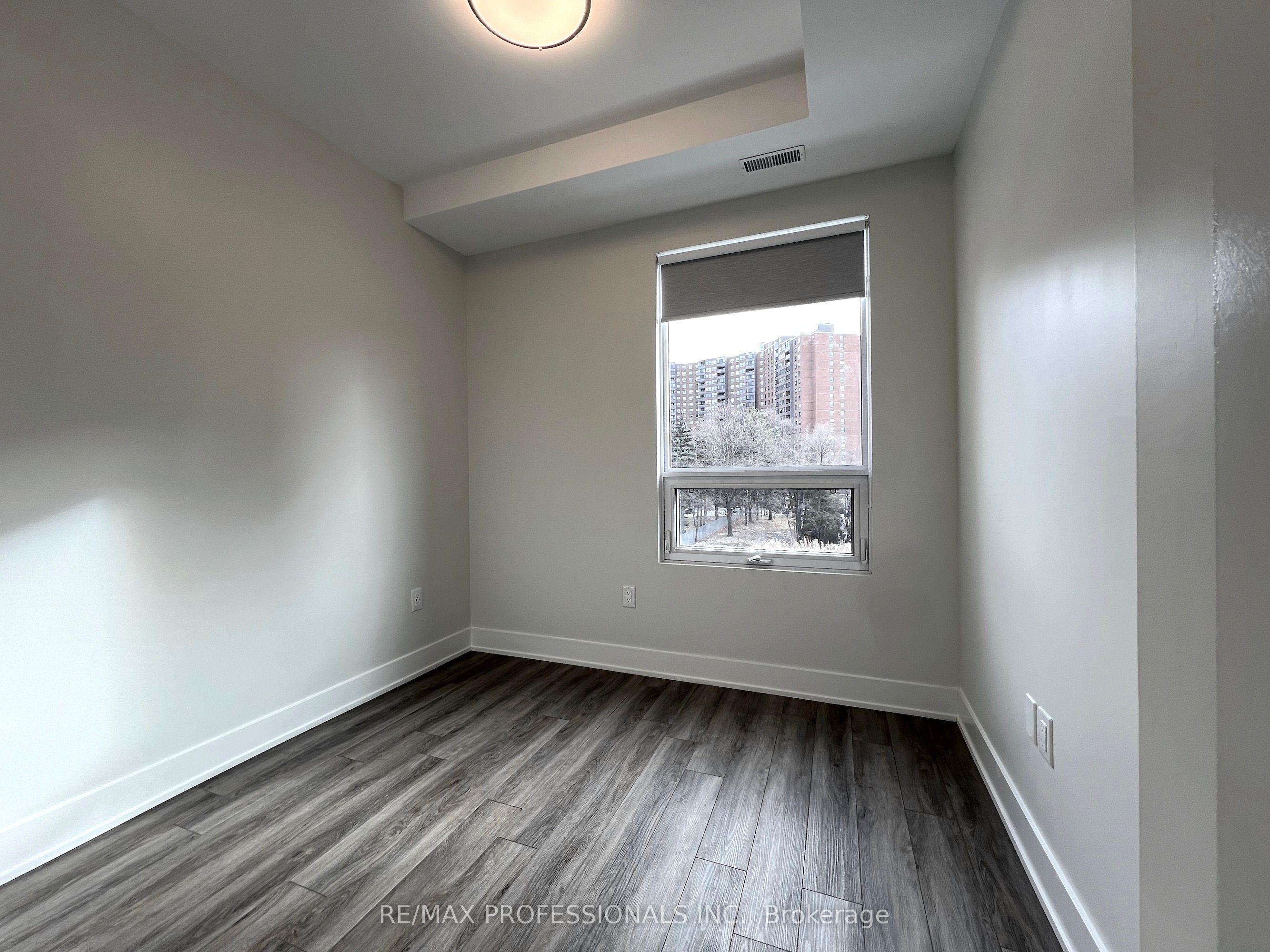 #102 - 62 Dixfield Drive Property Photo 22