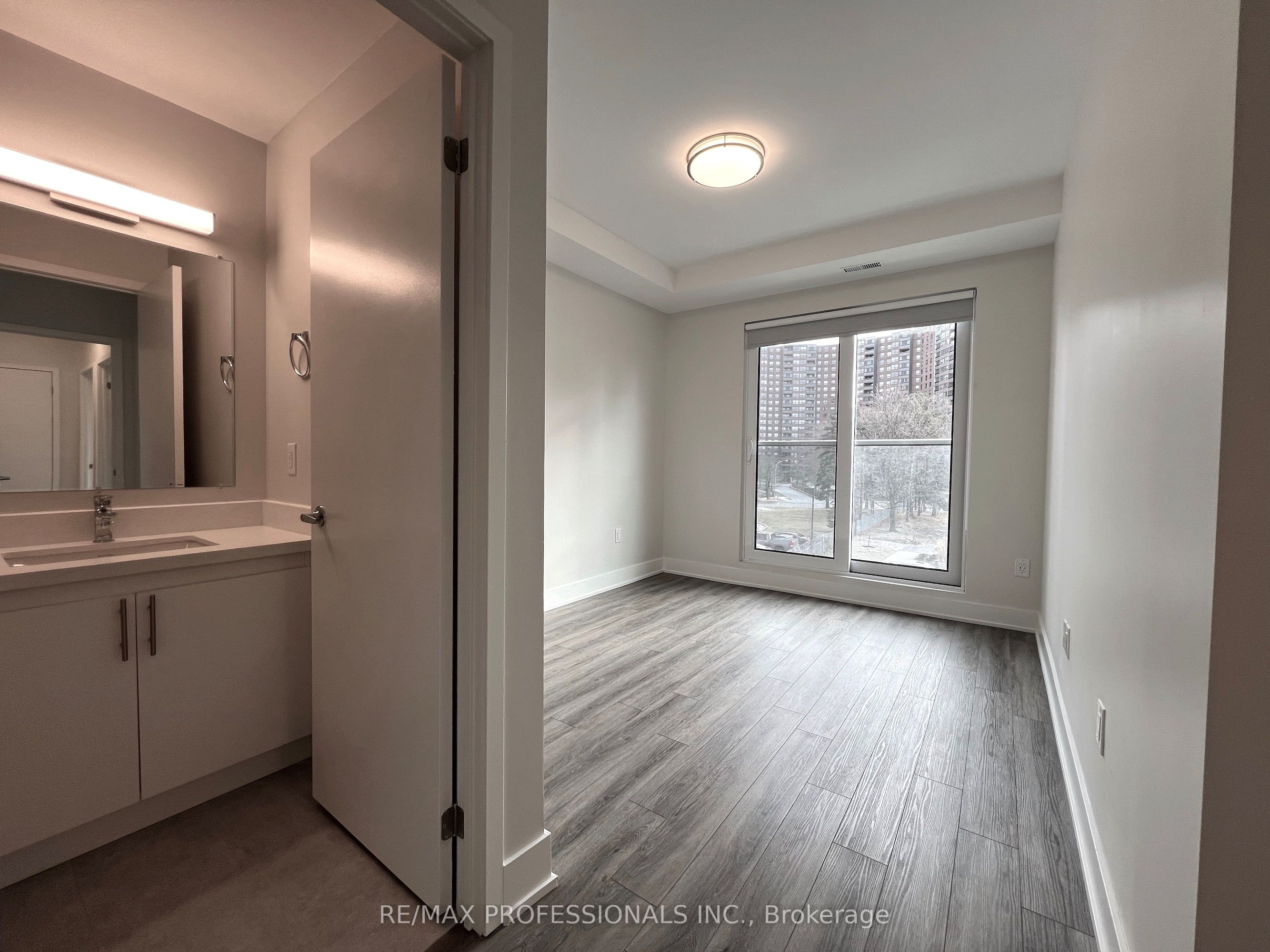 #102 - 62 Dixfield Drive Property Photo 23