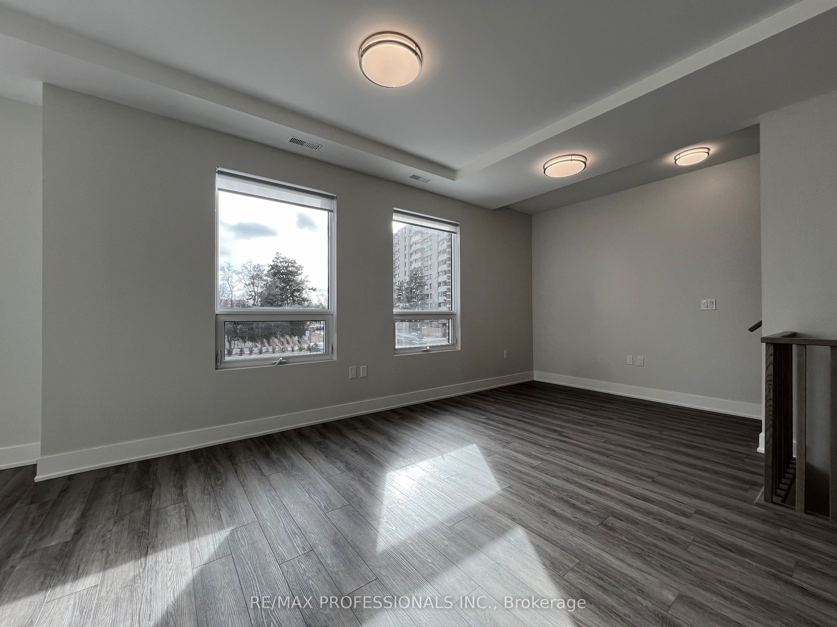 #123 - 62 Dixfield Drive Property Photo 5