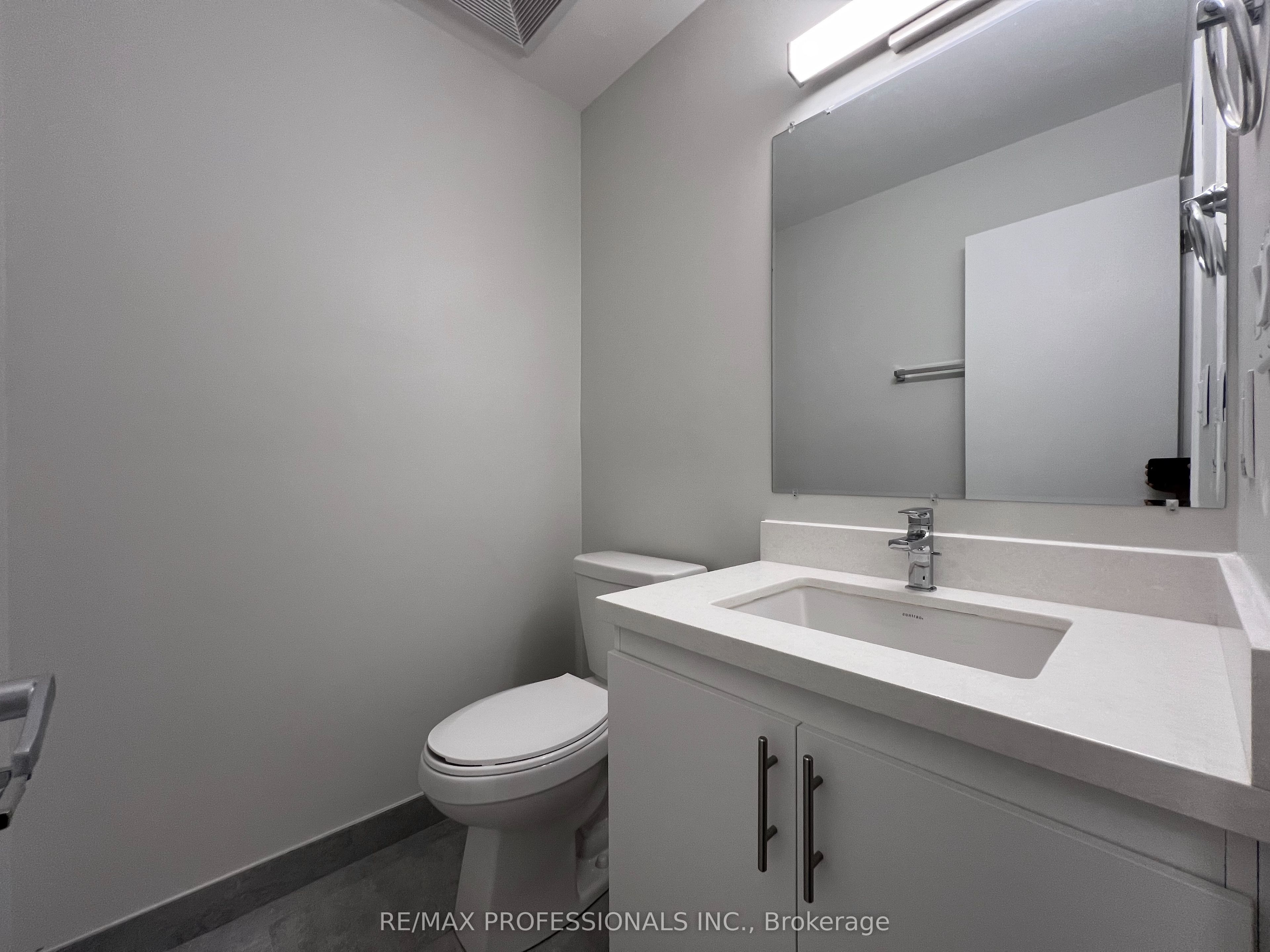 #122 - 62 Dixfield Drive Property Photo 12
