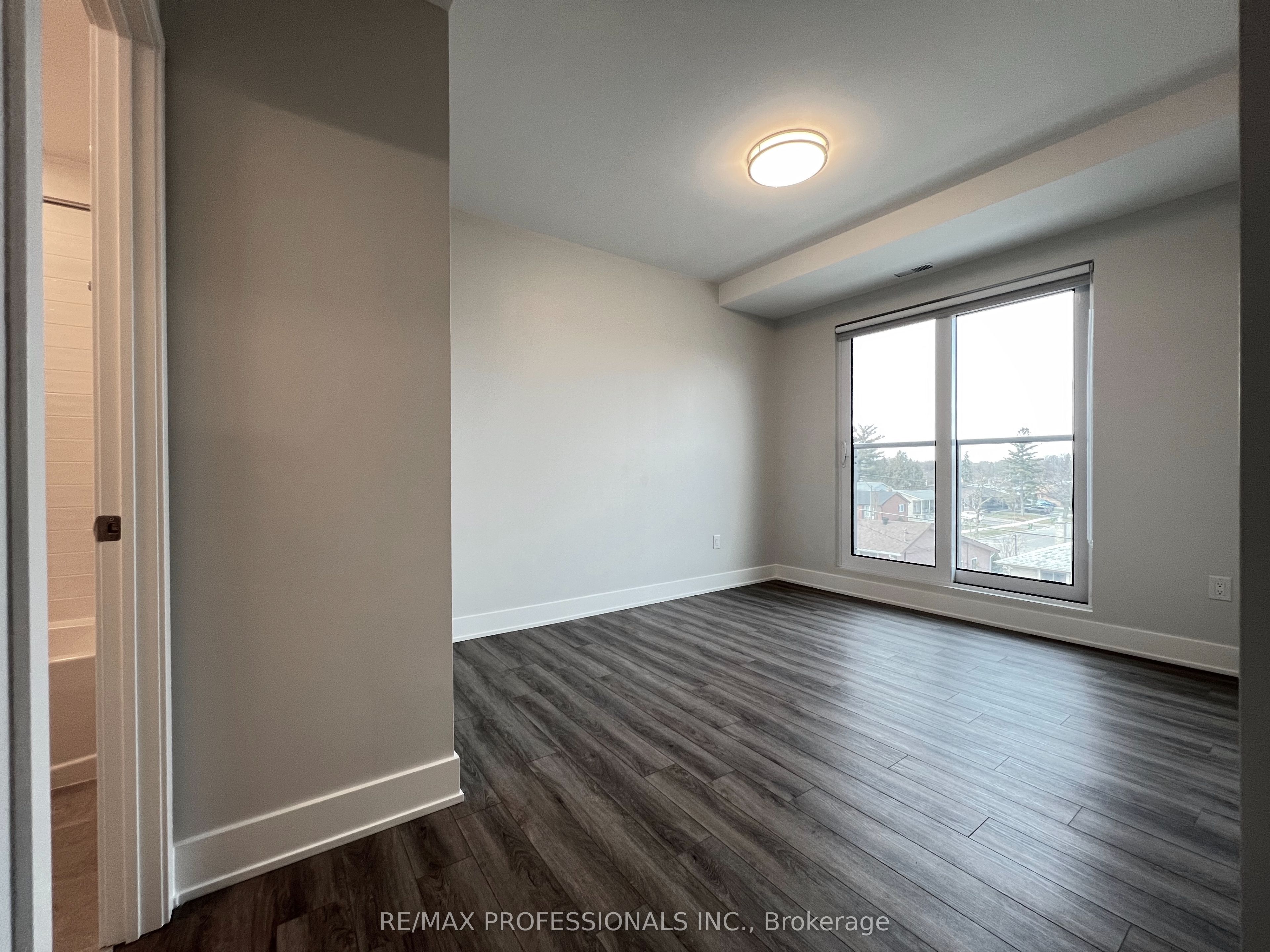 #122 - 62 Dixfield Drive Property Photo 16