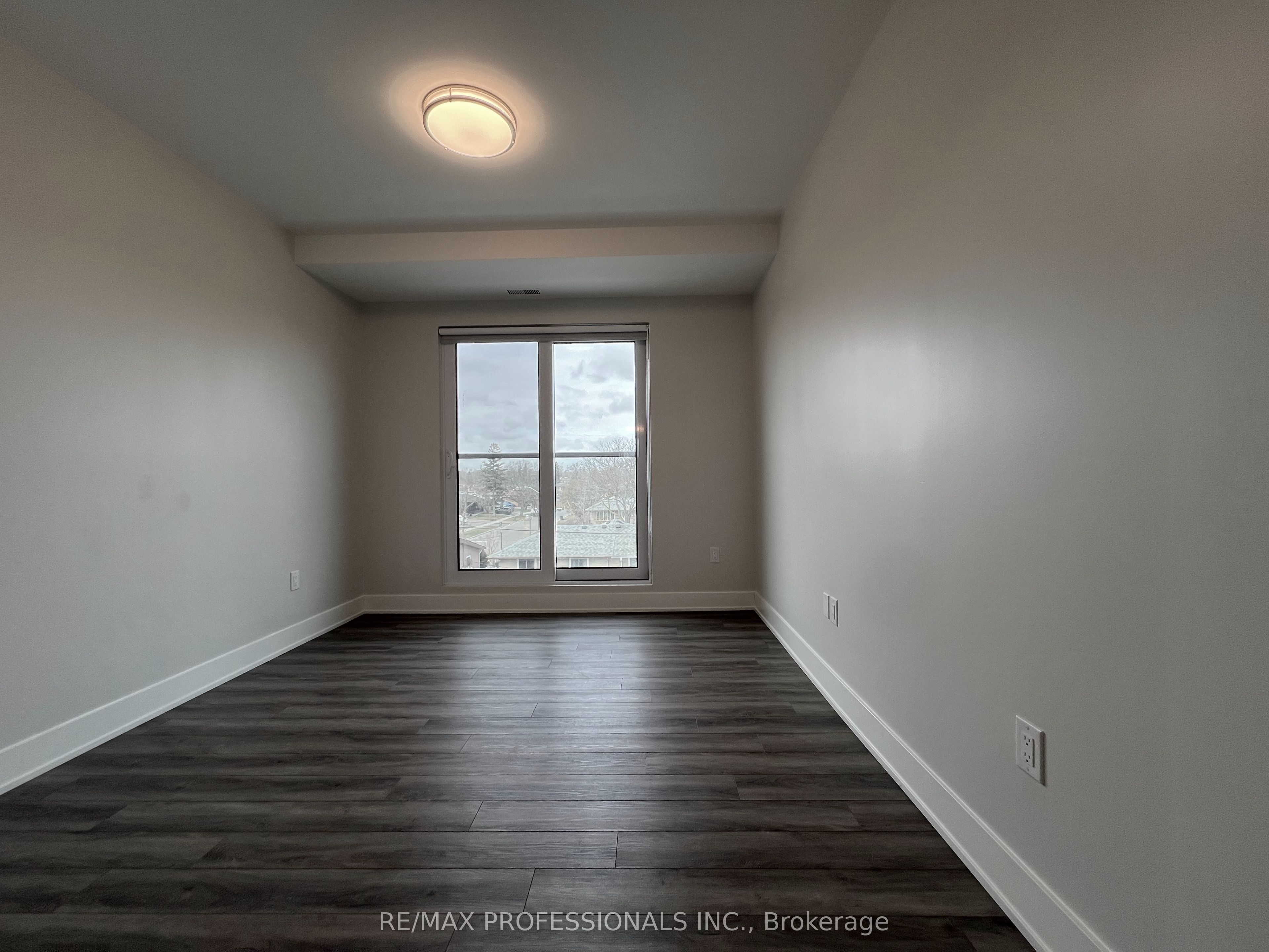 #122 - 62 Dixfield Drive Property Photo 17