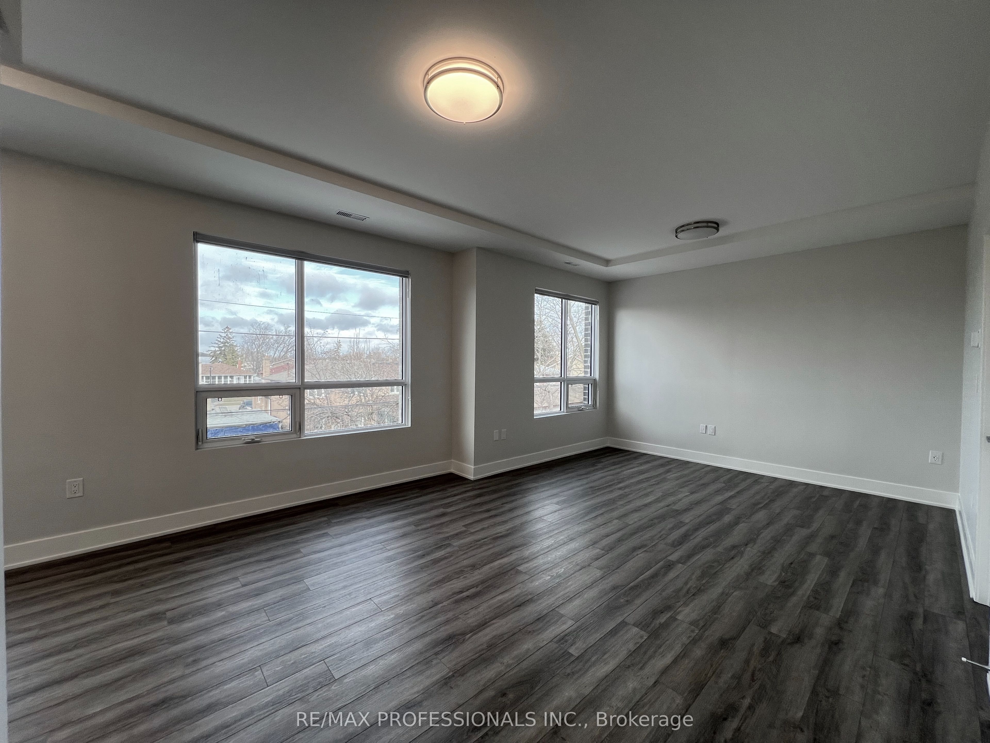 #122 - 62 Dixfield Drive Property Photo 25