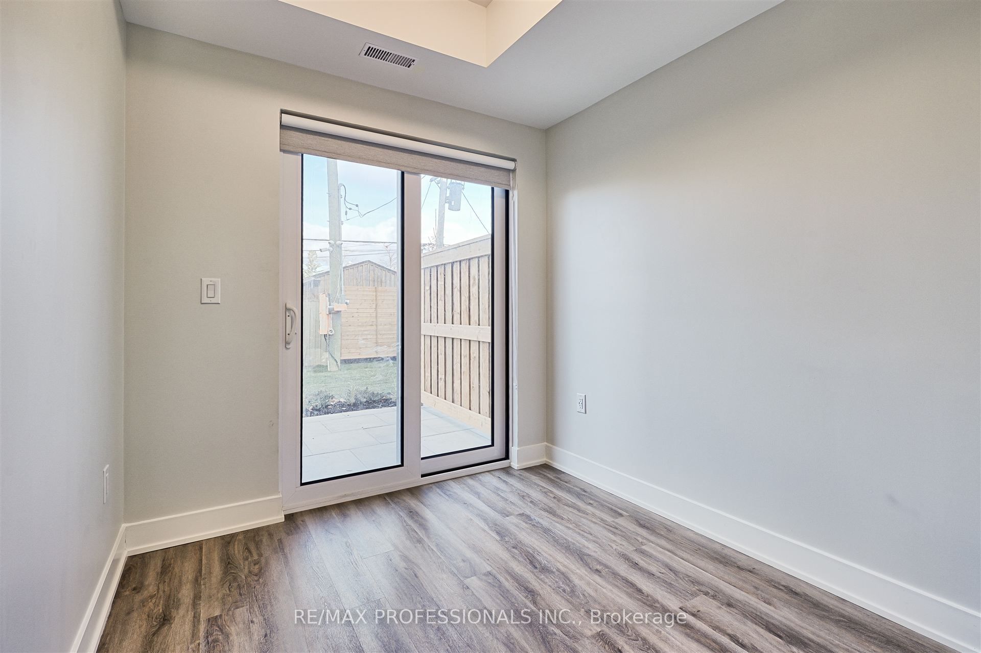 #107 - 62 Dixfield Drive Property Photo 10