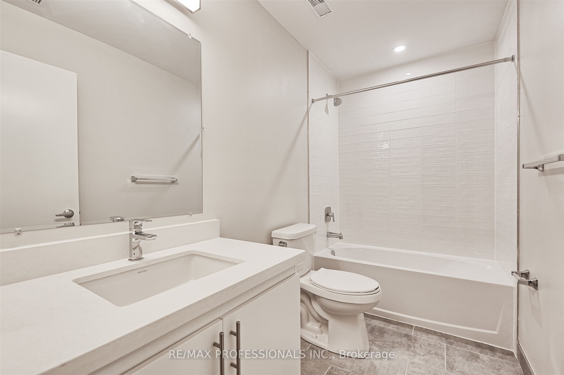 #107 - 62 Dixfield Drive Property Photo 15