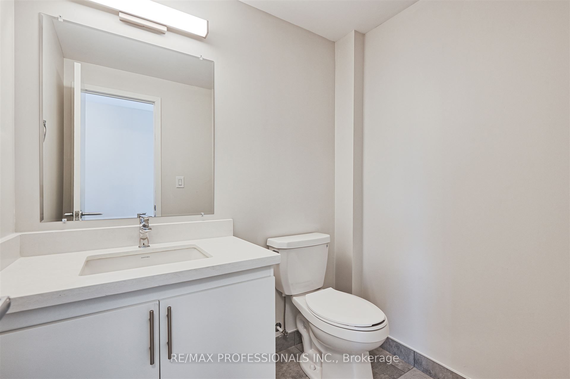 #112 - 62 Dixfield Drive Property Photo 8