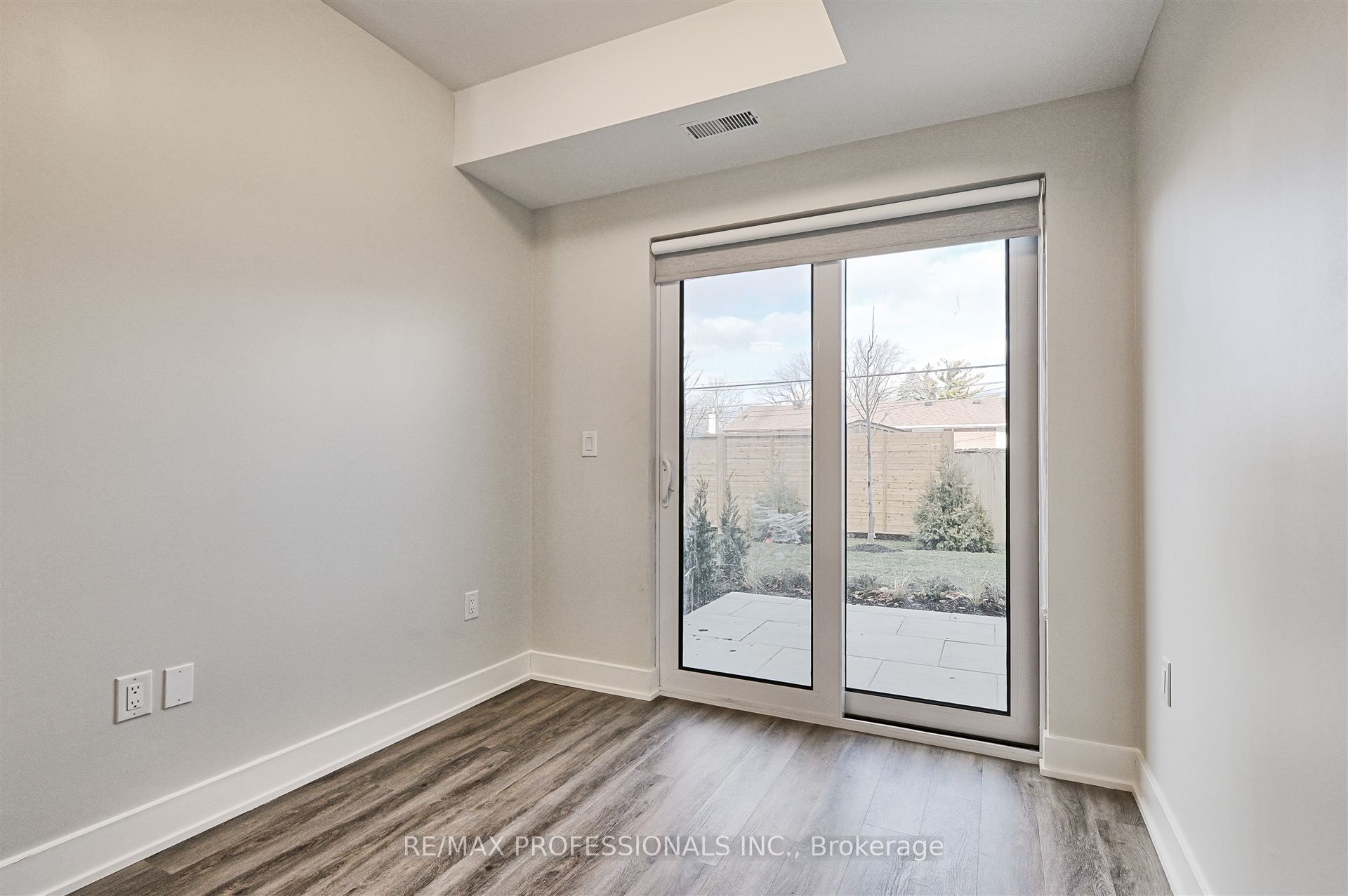 #112 - 62 Dixfield Drive Property Photo 10