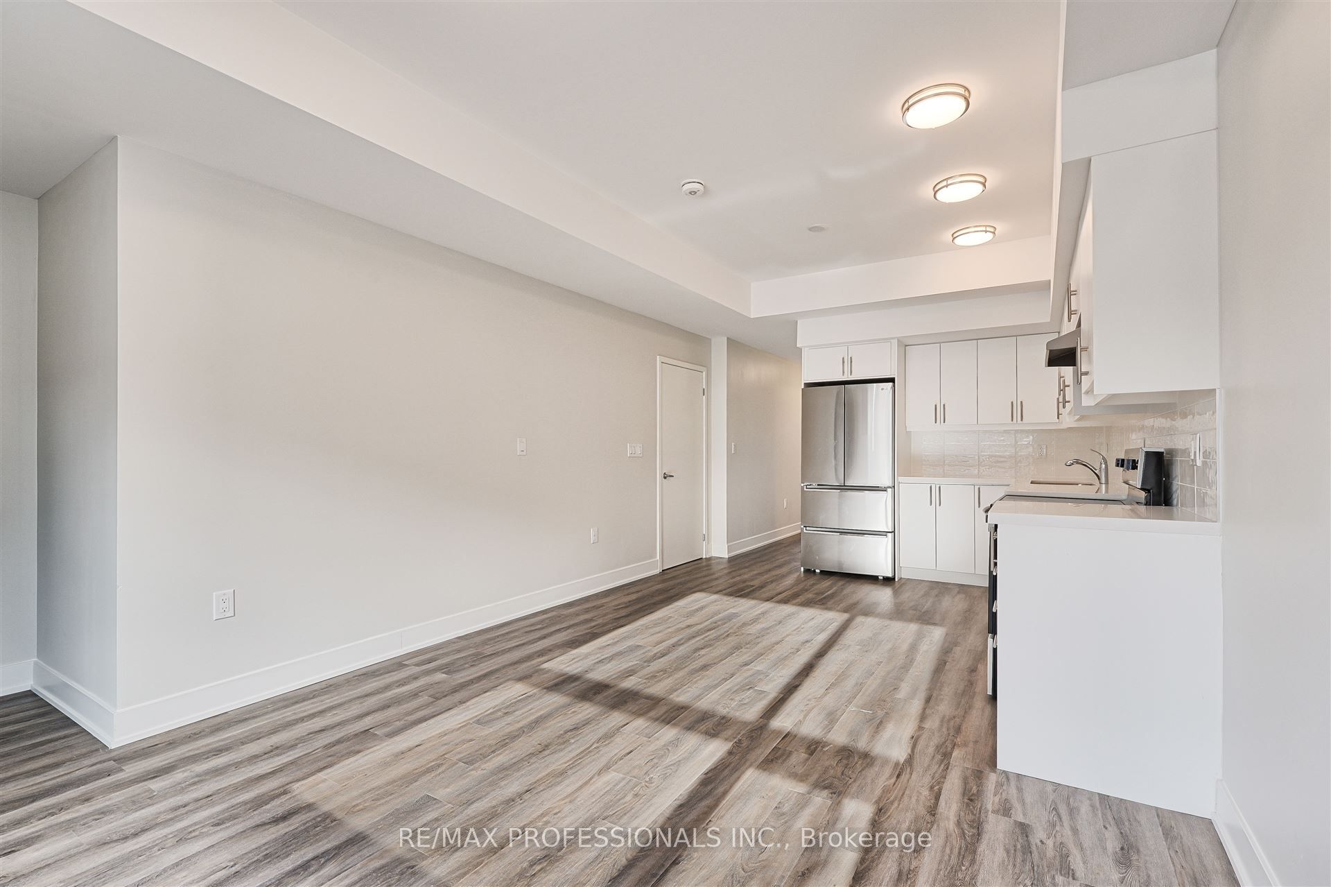 #118 - 62 Dixfield Drive Property Photo 5