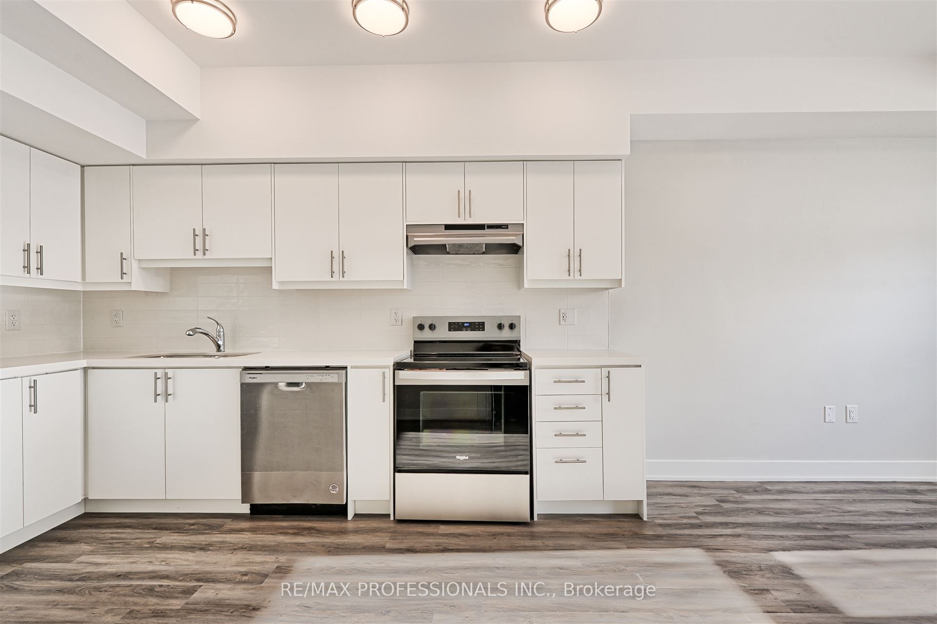 #118 - 62 Dixfield Drive Property Photo 8