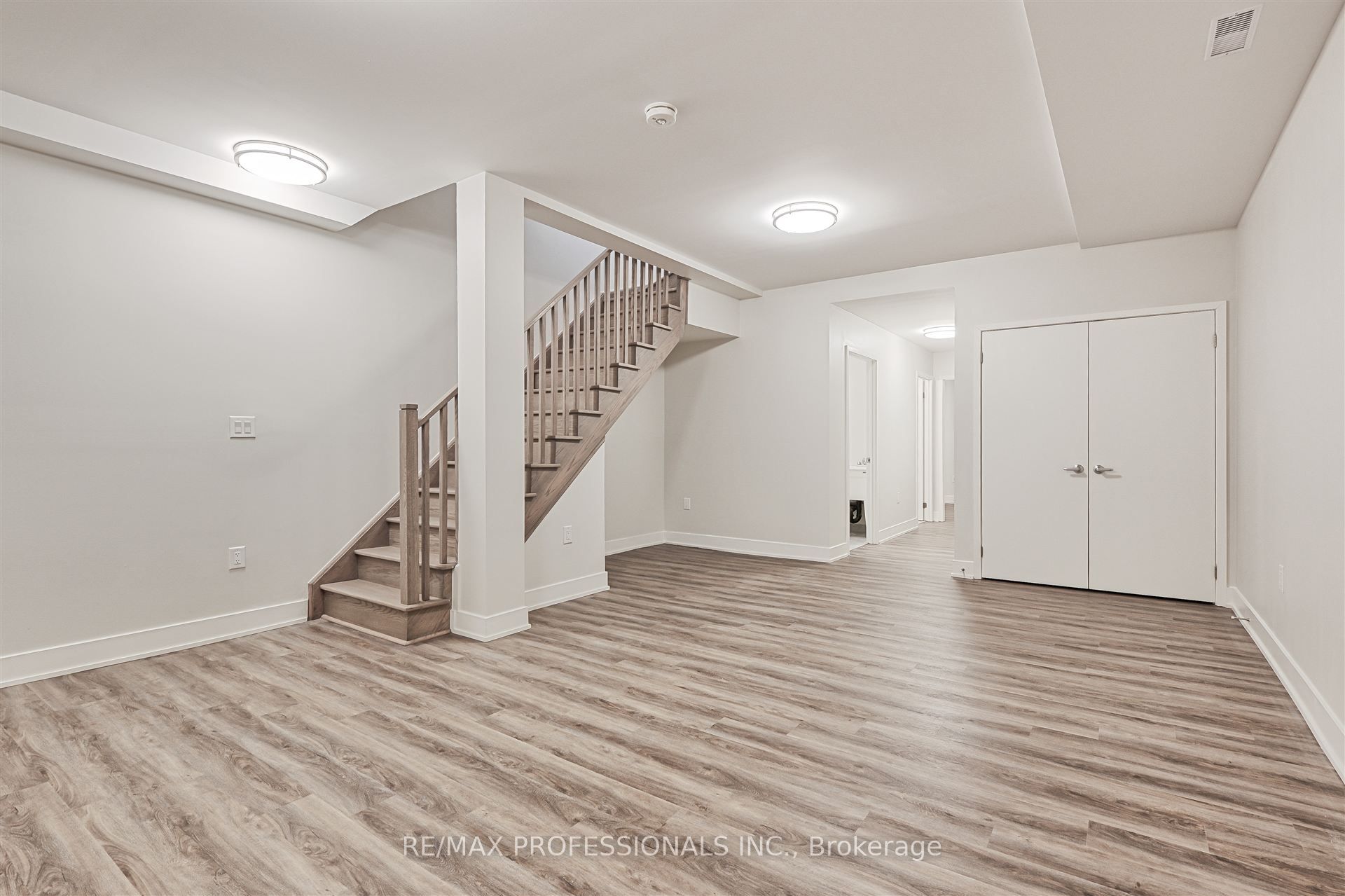#118 - 62 Dixfield Drive Property Photo 19