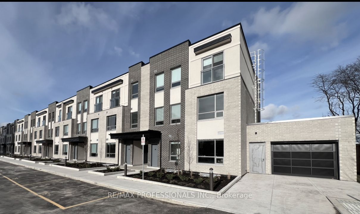 #134 - 62 Dixfield Drive Property Photo 1