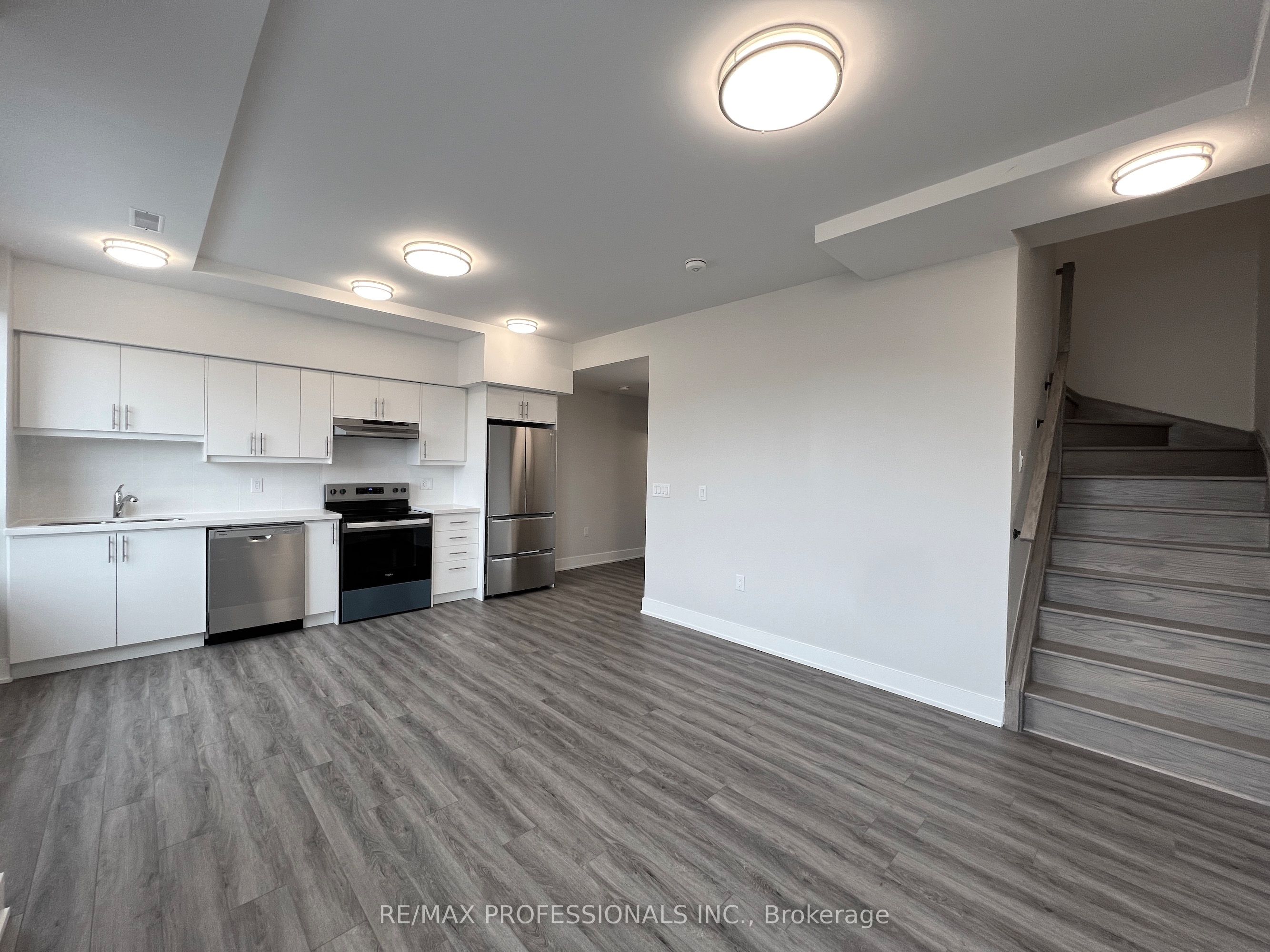 #128 - 62 Dixfield Drive Property Photo 5
