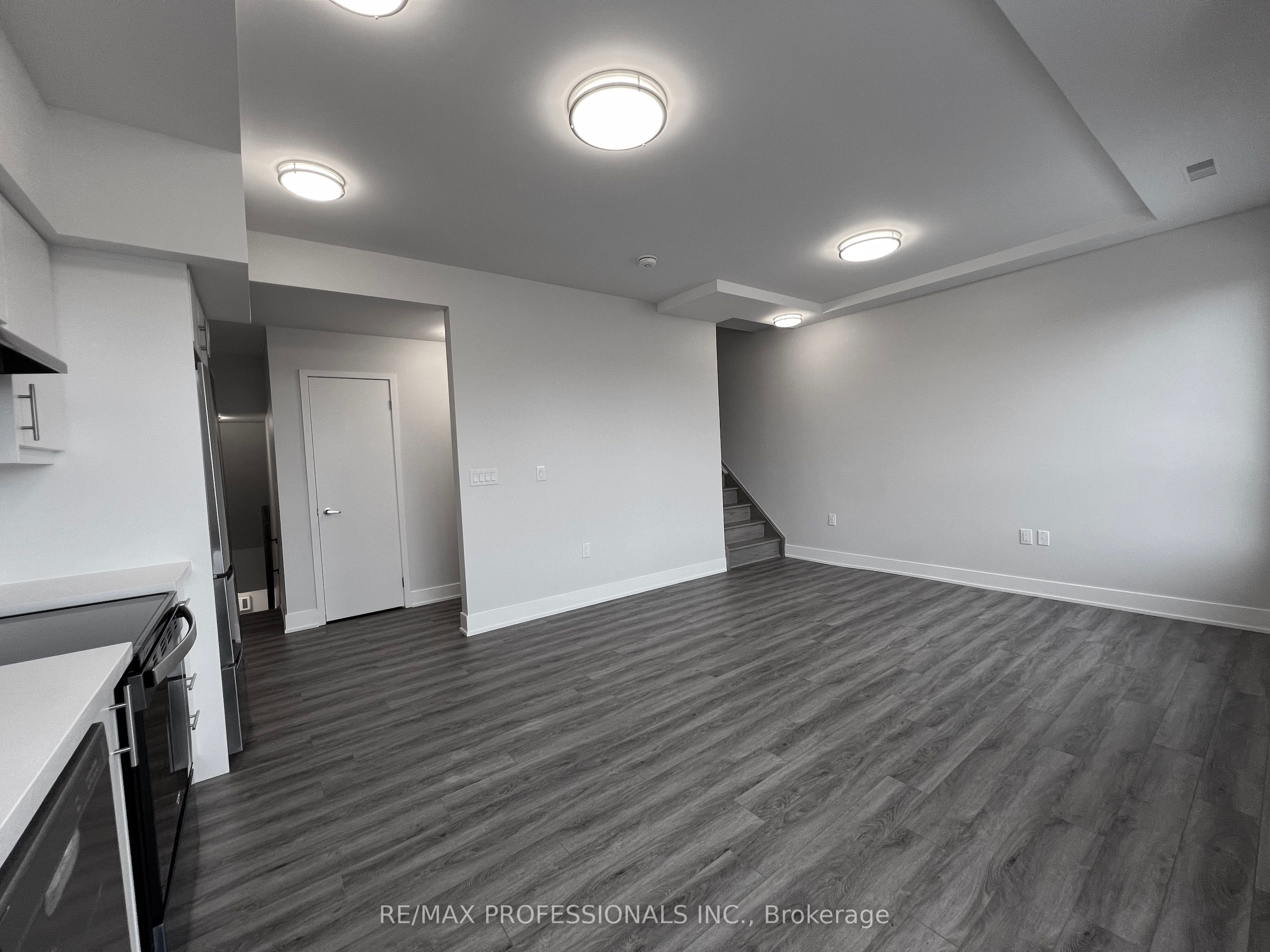 #115 - 62 Dixfield Drive Property Photo 8
