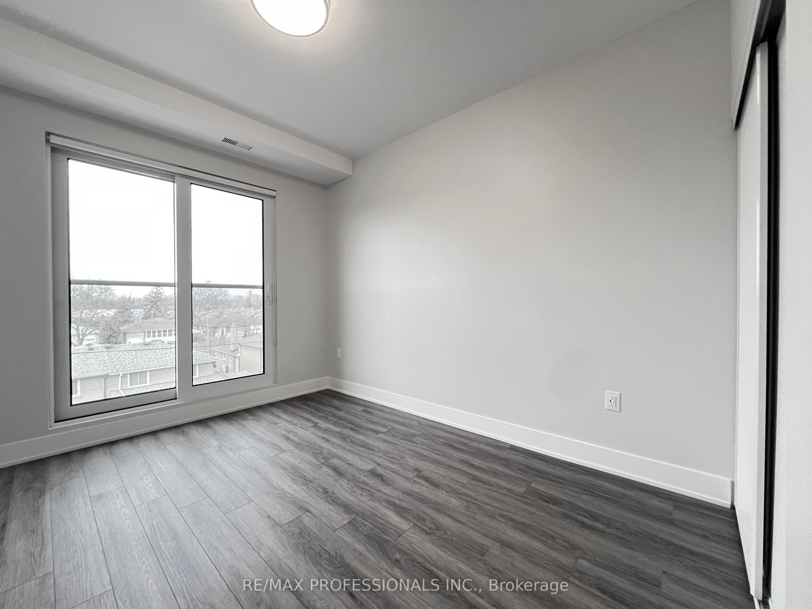 #115 - 62 Dixfield Drive Property Photo 13