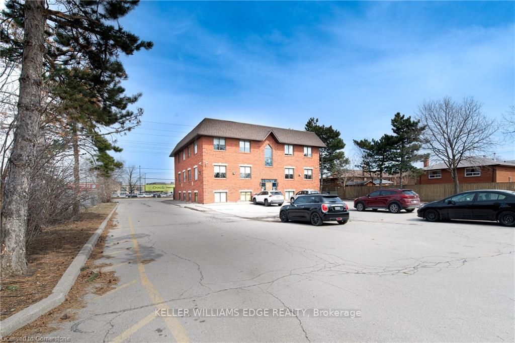 7200 Goreway Drive Property Photo 15