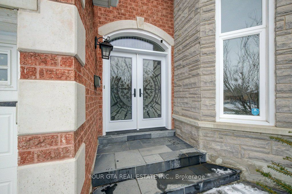 6361 Donway Drive Property Photo 4