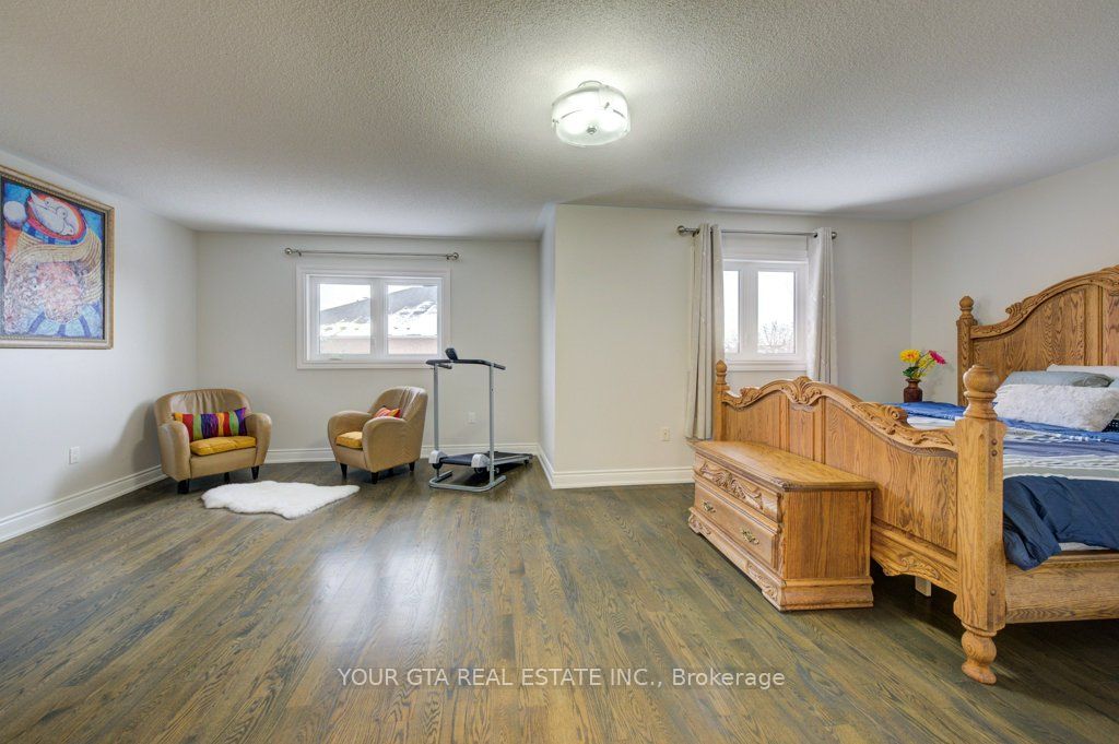 6361 Donway Drive Property Photo 12