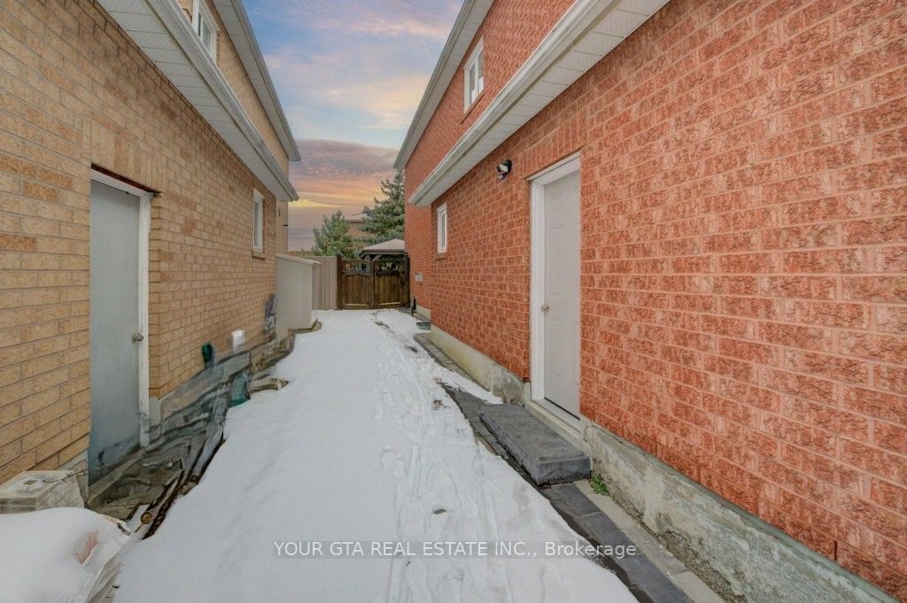 6361 Donway Drive Property Photo 36