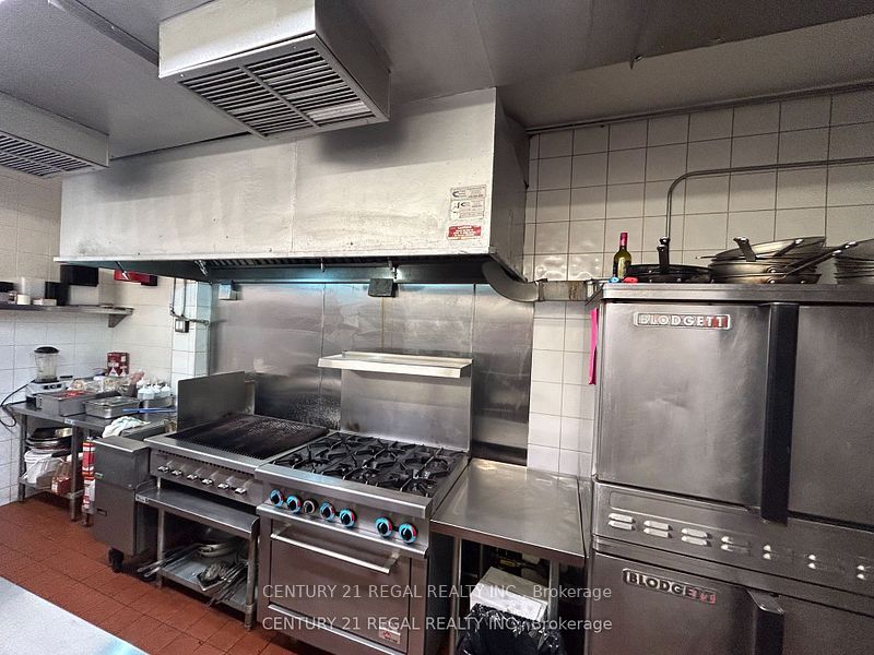 #662 - 664 The Queensway Property Photo 6