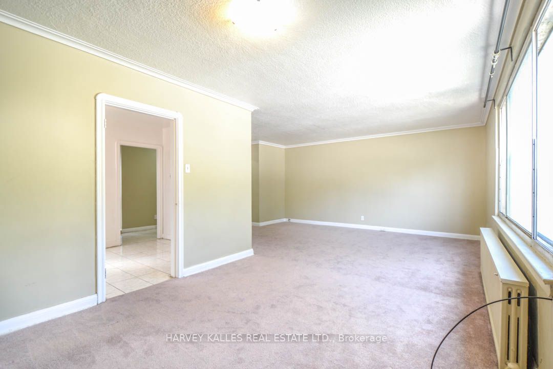 90 Trethewey Drive Property Photo 4