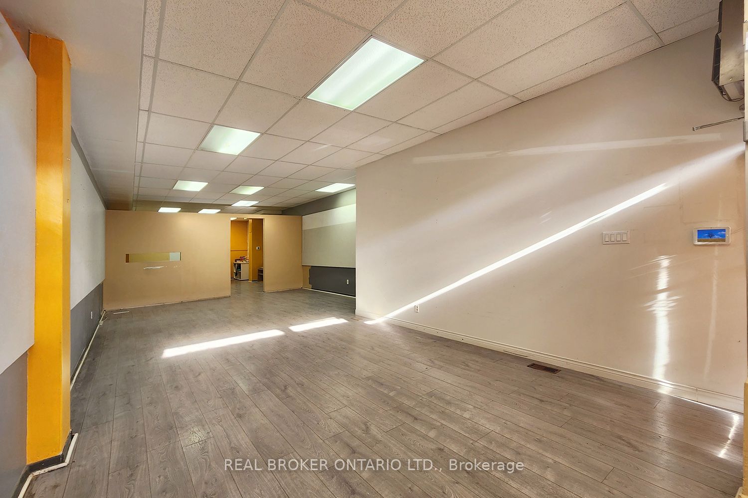1684 St Clair Avenue Property Photo 3
