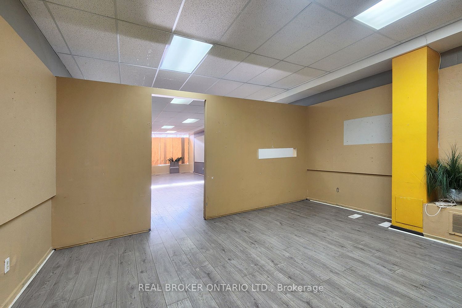 1684 St Clair Avenue Property Photo 7