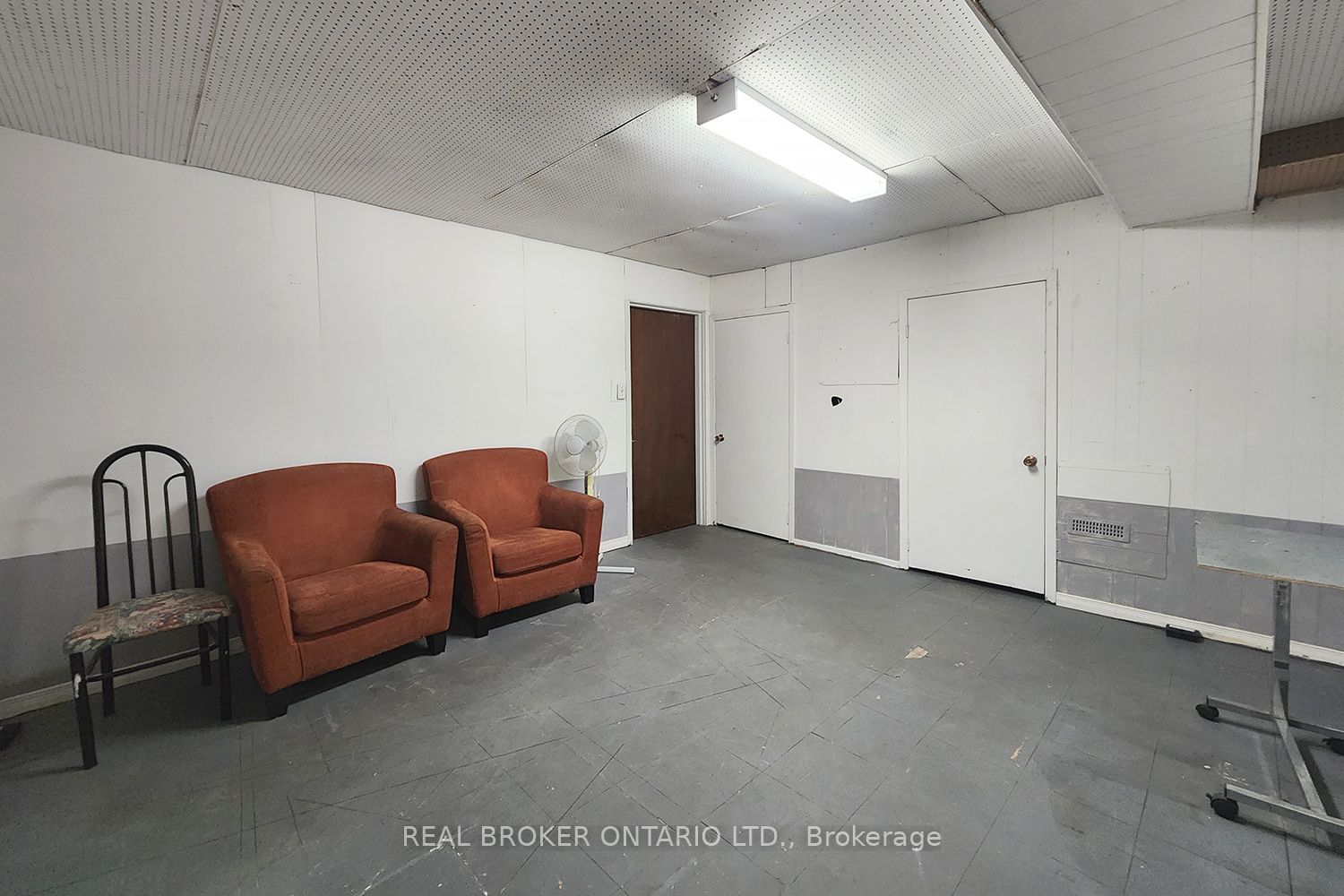 1684 St Clair Avenue Property Photo 12