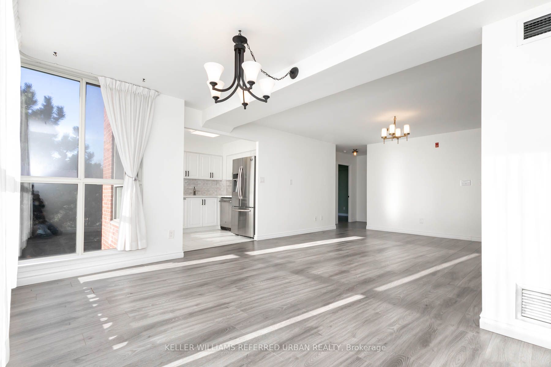 #452 - 24 Southport Street Property Photo 3