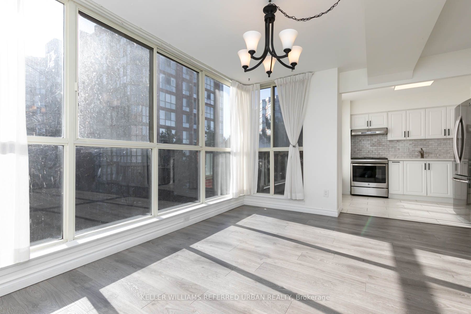 #452 - 24 Southport Street Property Photo 7