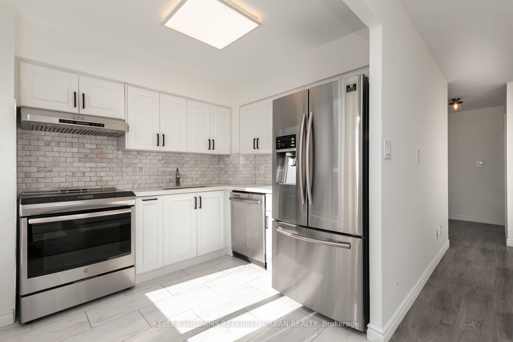 #452 - 24 Southport Street Property Photo 9