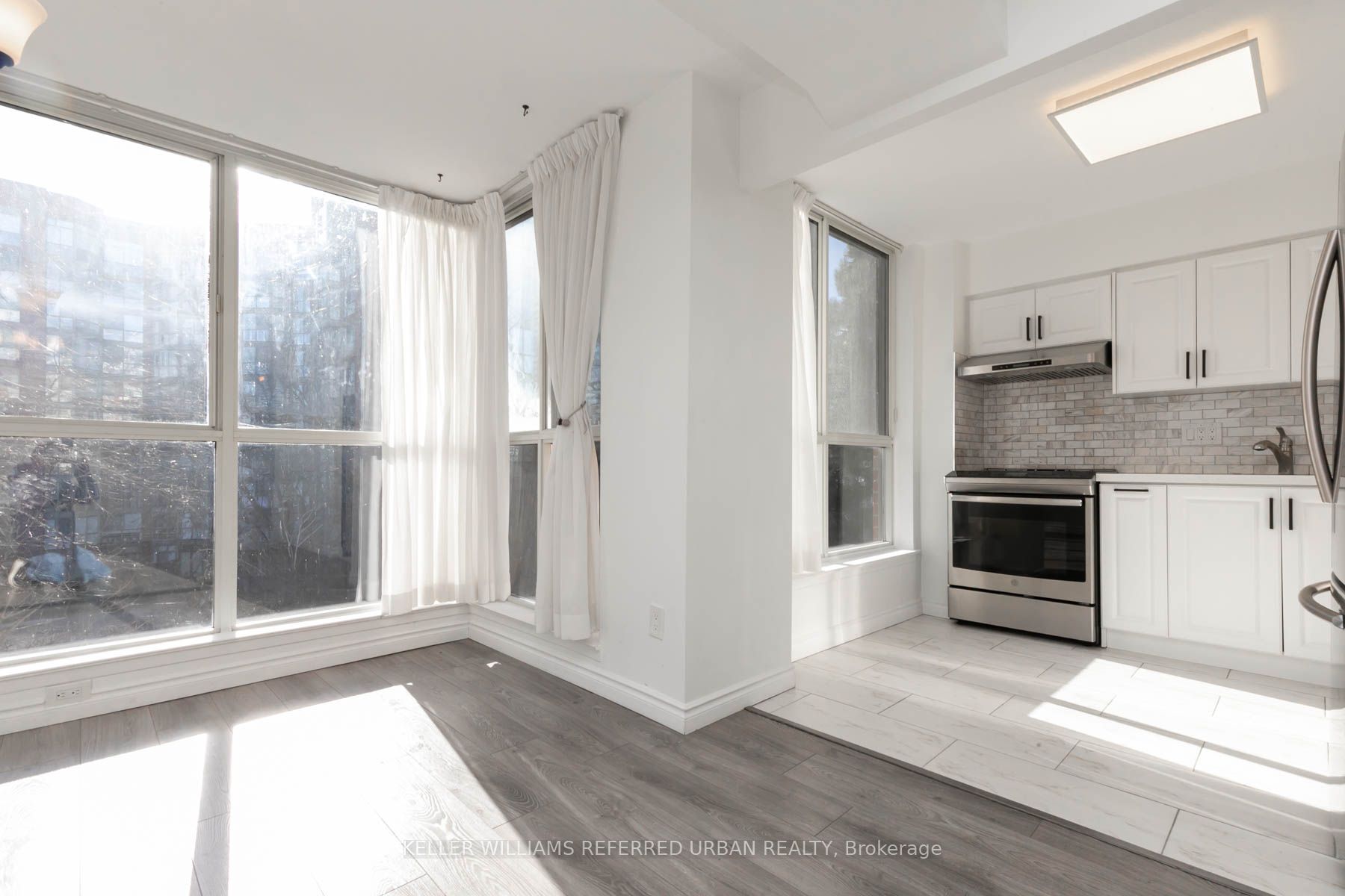 #452 - 24 Southport Street Property Photo 10