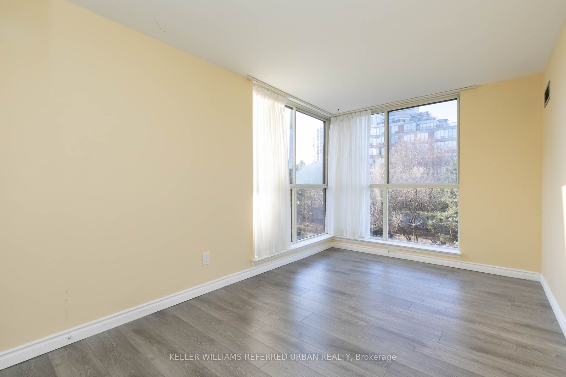 #452 - 24 Southport Street Property Photo 14