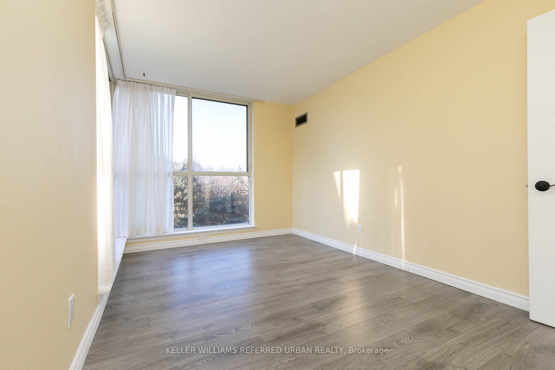 #452 - 24 Southport Street Property Photo 15