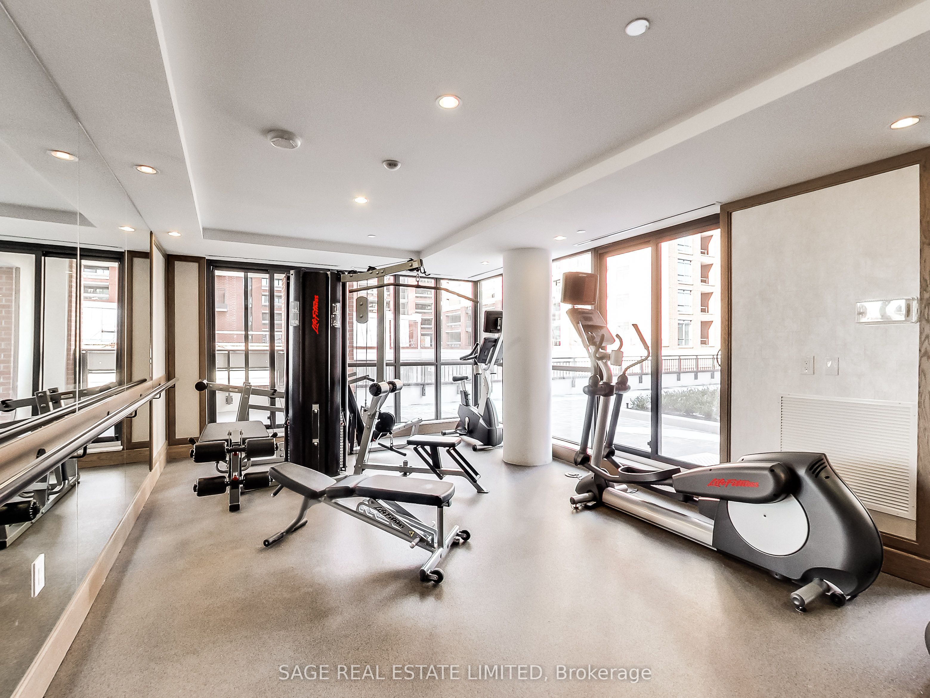 #505 - 830 Lawrence Avenue Property Photo 16