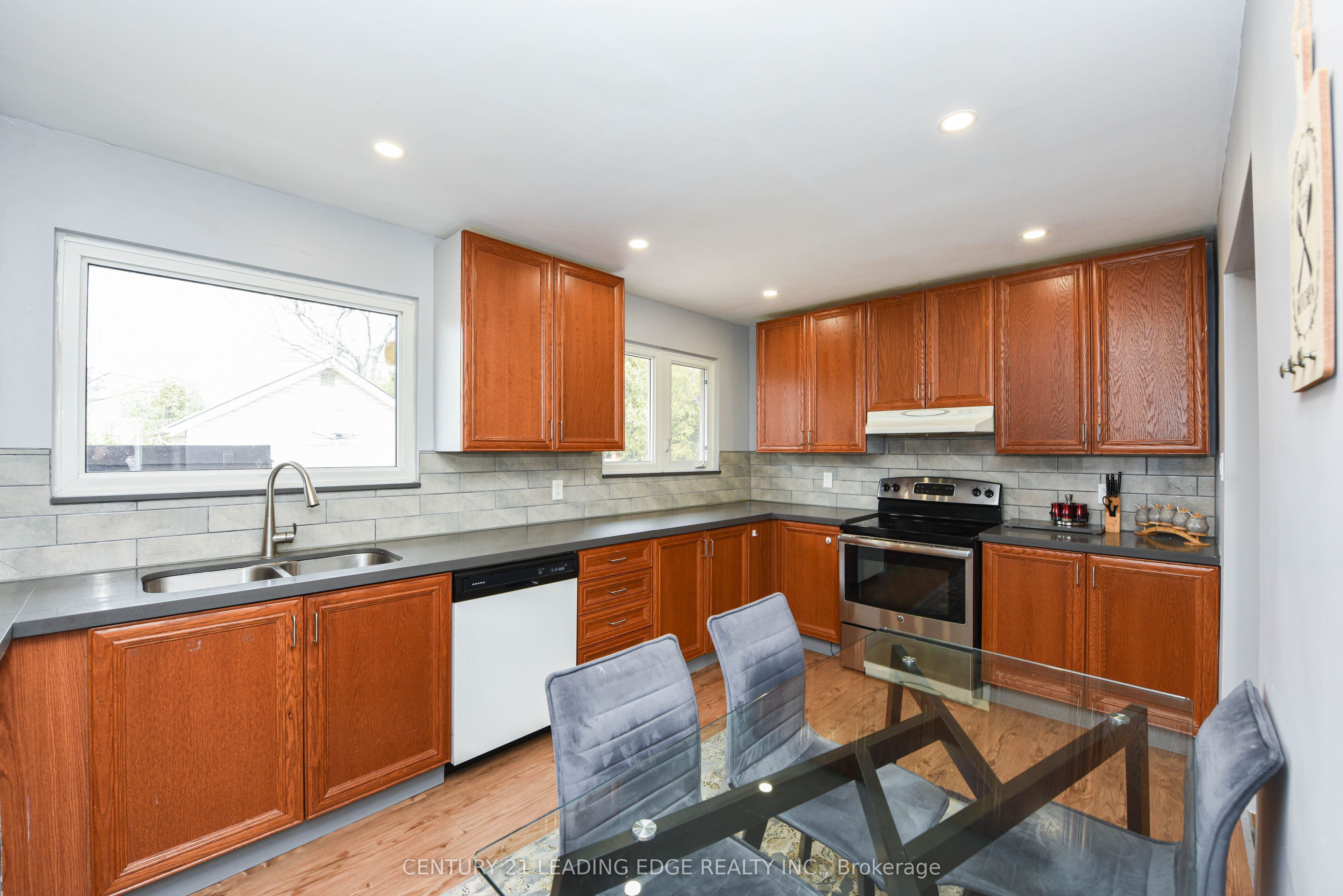 34 Paragon Road Property Photo 9